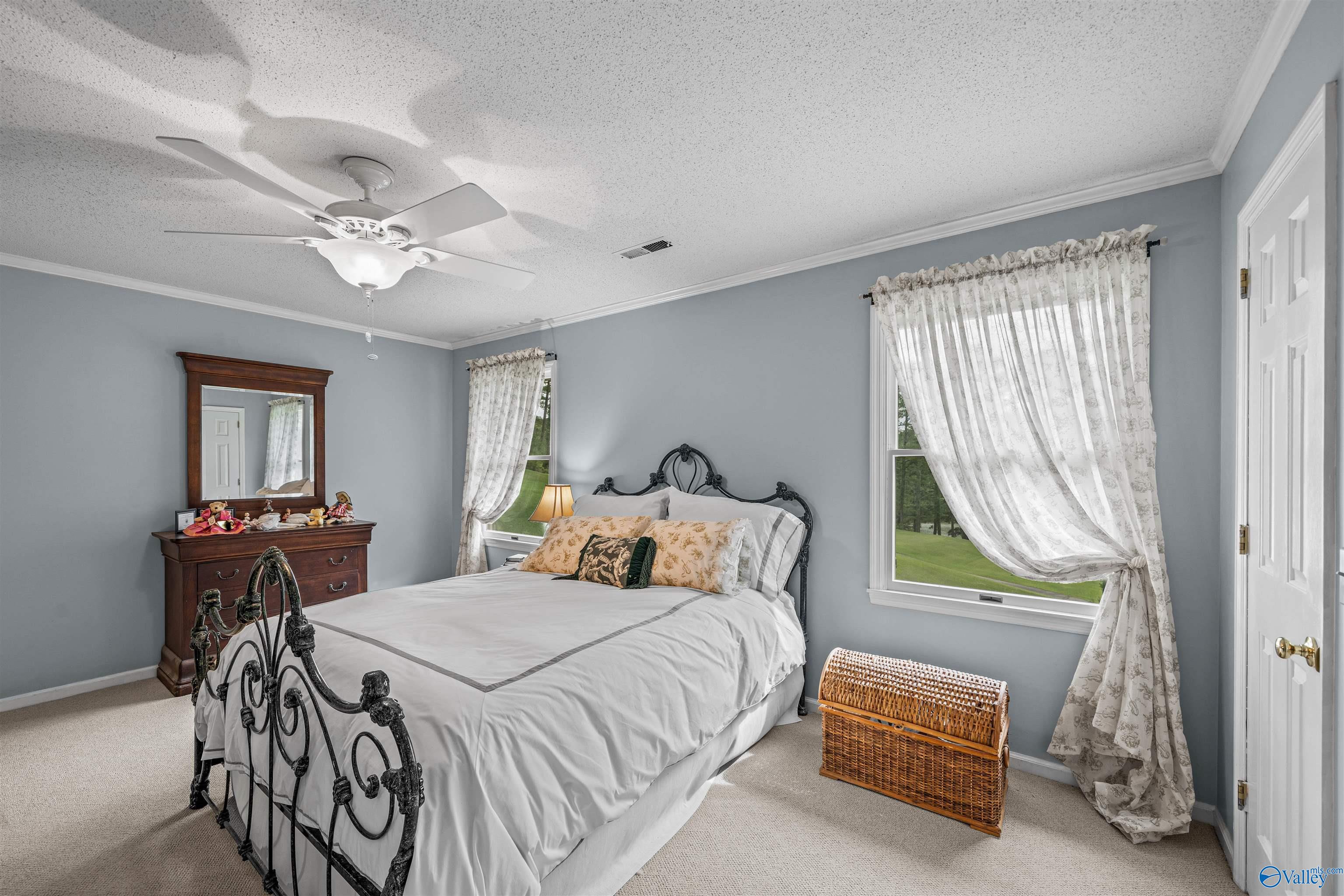 910 Fairway Road NW