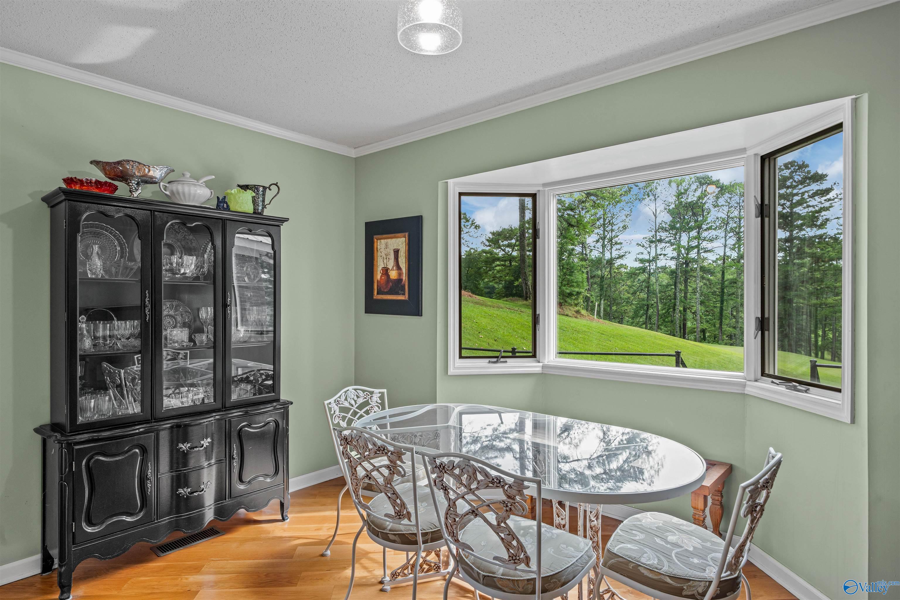 910 Fairway Road NW