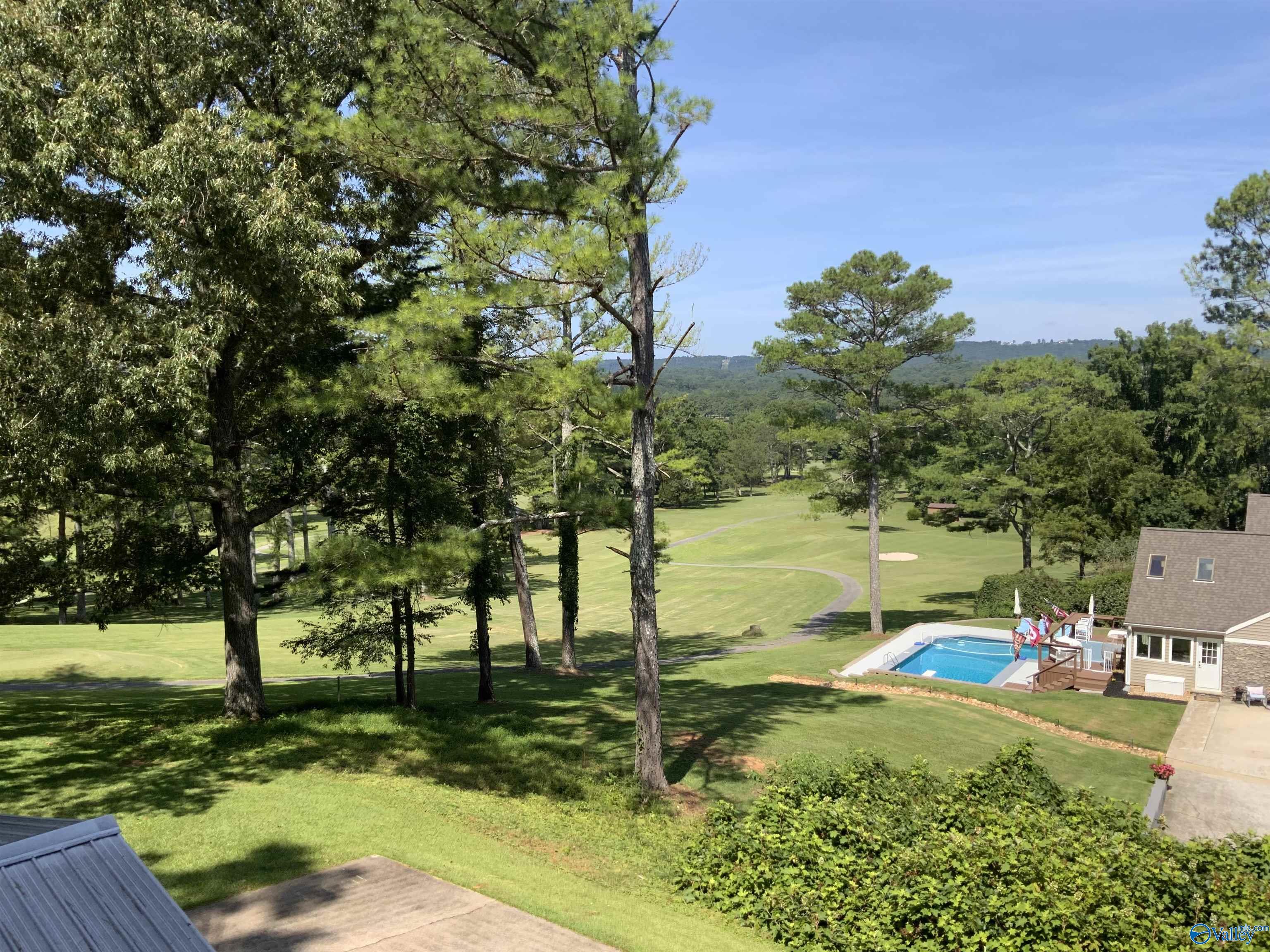 910 Fairway Road NW