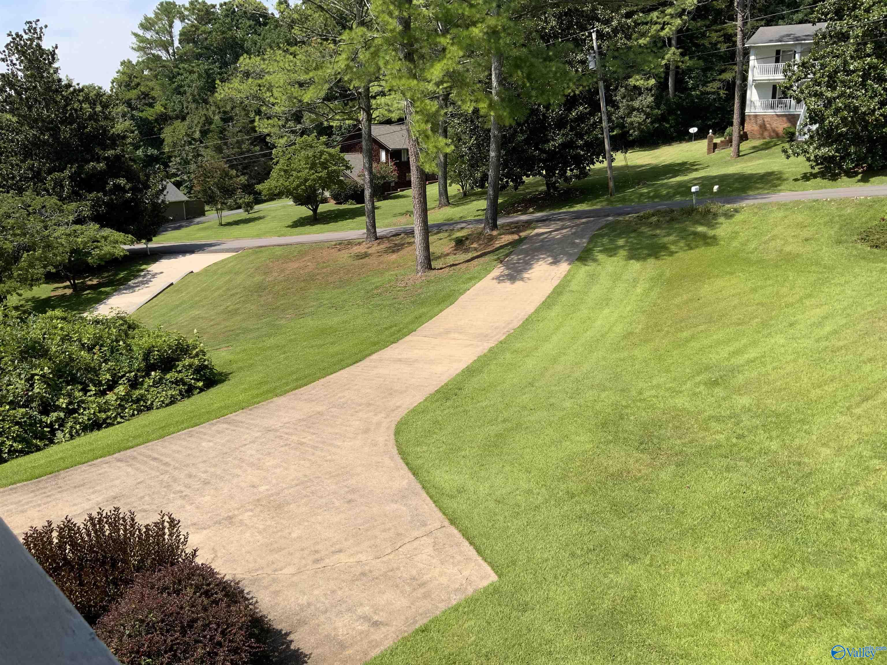 910 Fairway Road NW