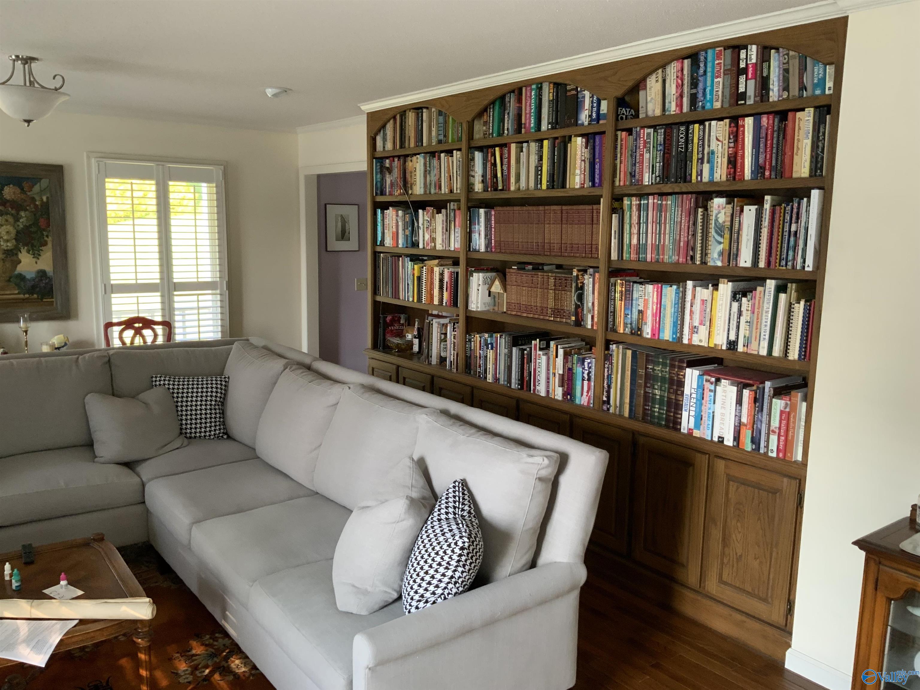 910 Fairway Road NW