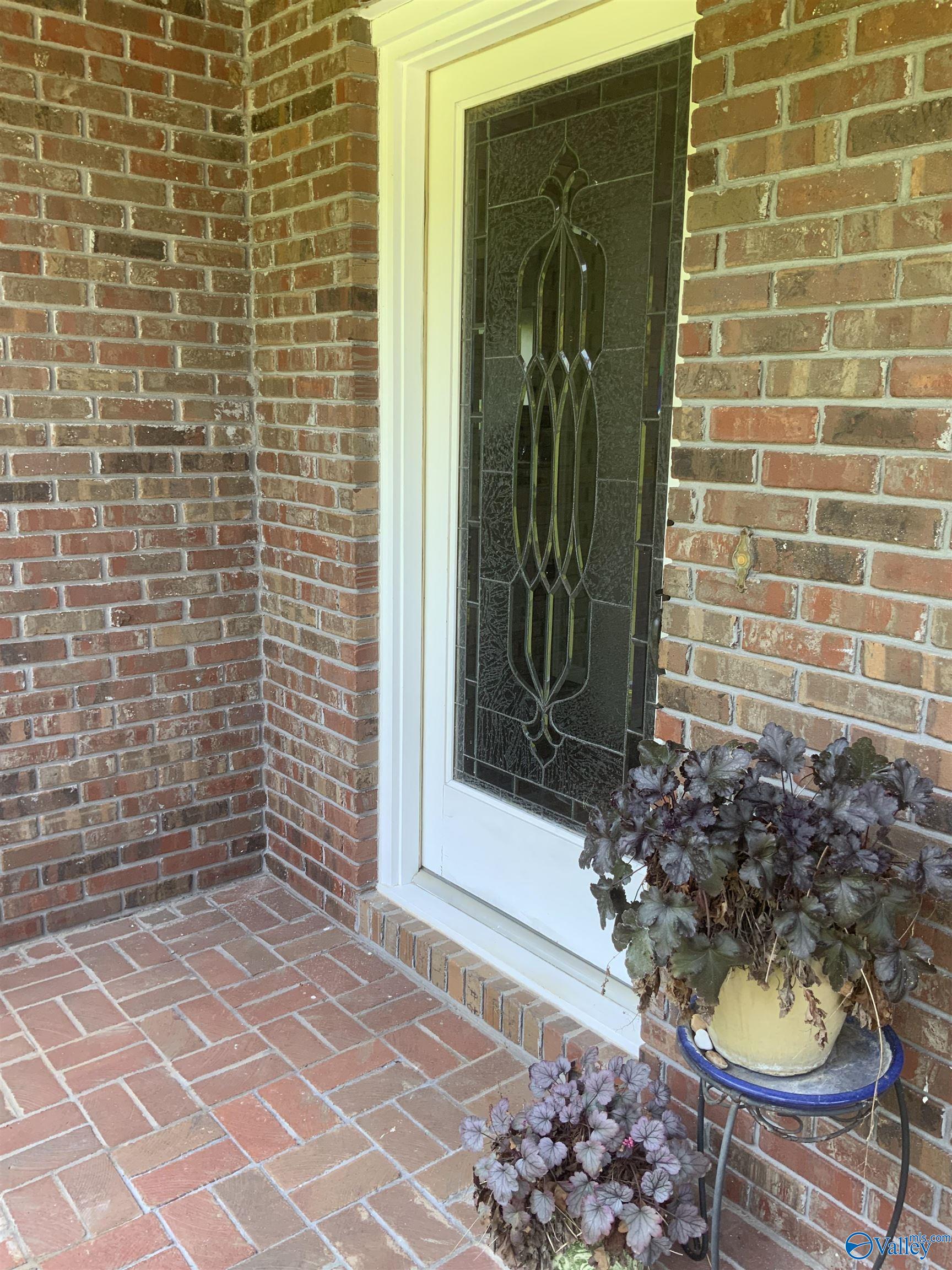 910 Fairway Road NW