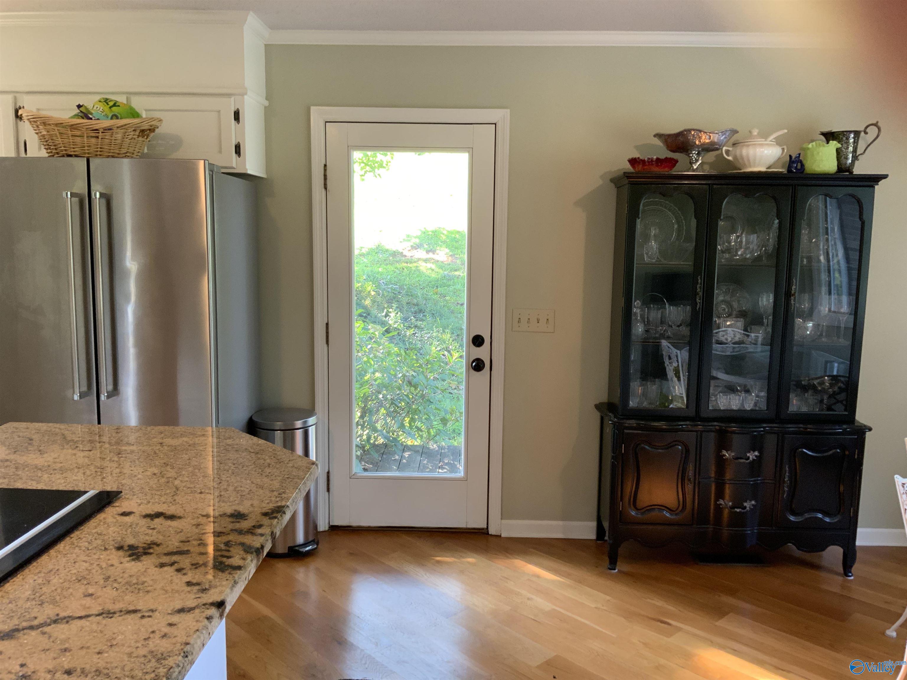 910 Fairway Road NW