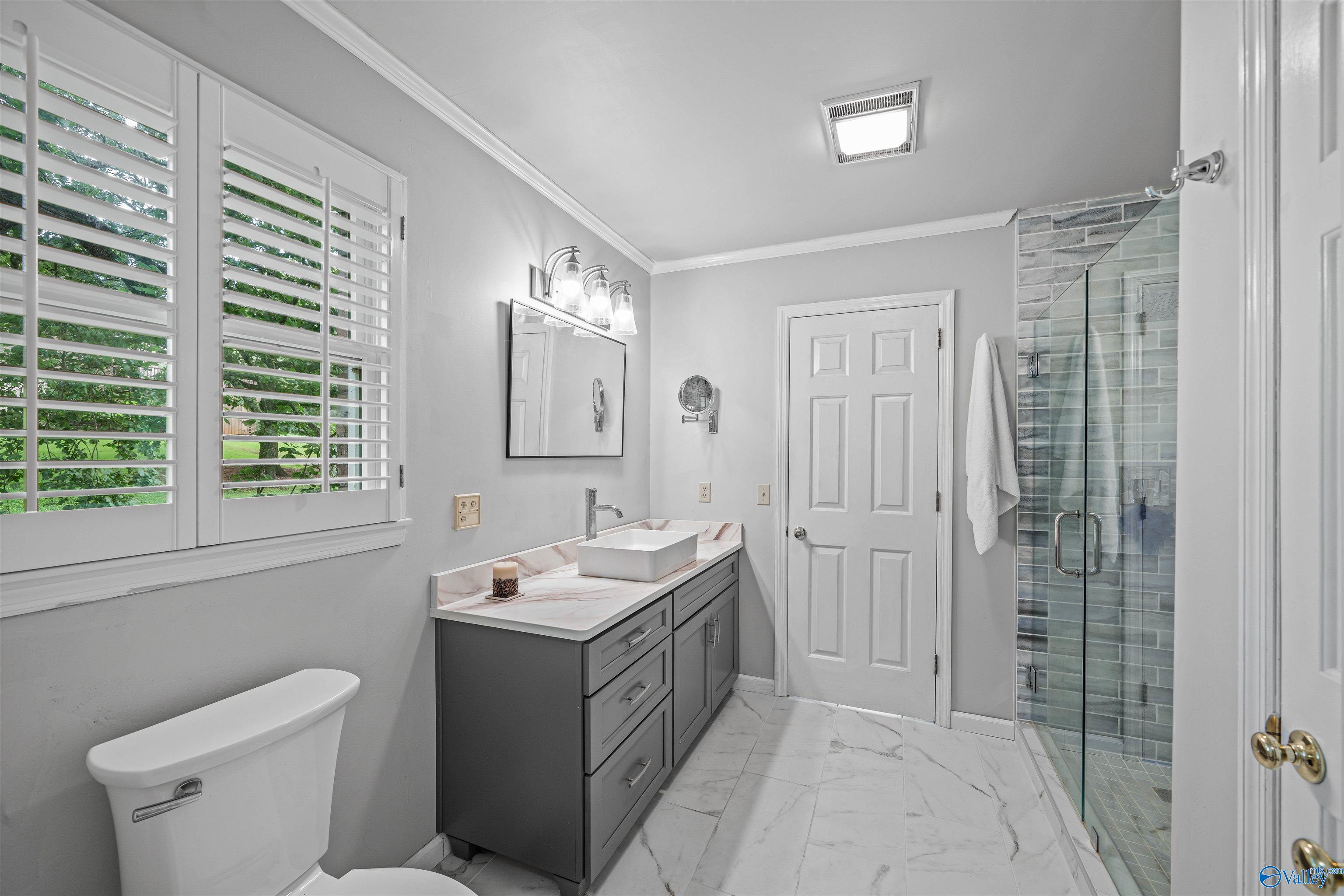 910 Fairway Road NW