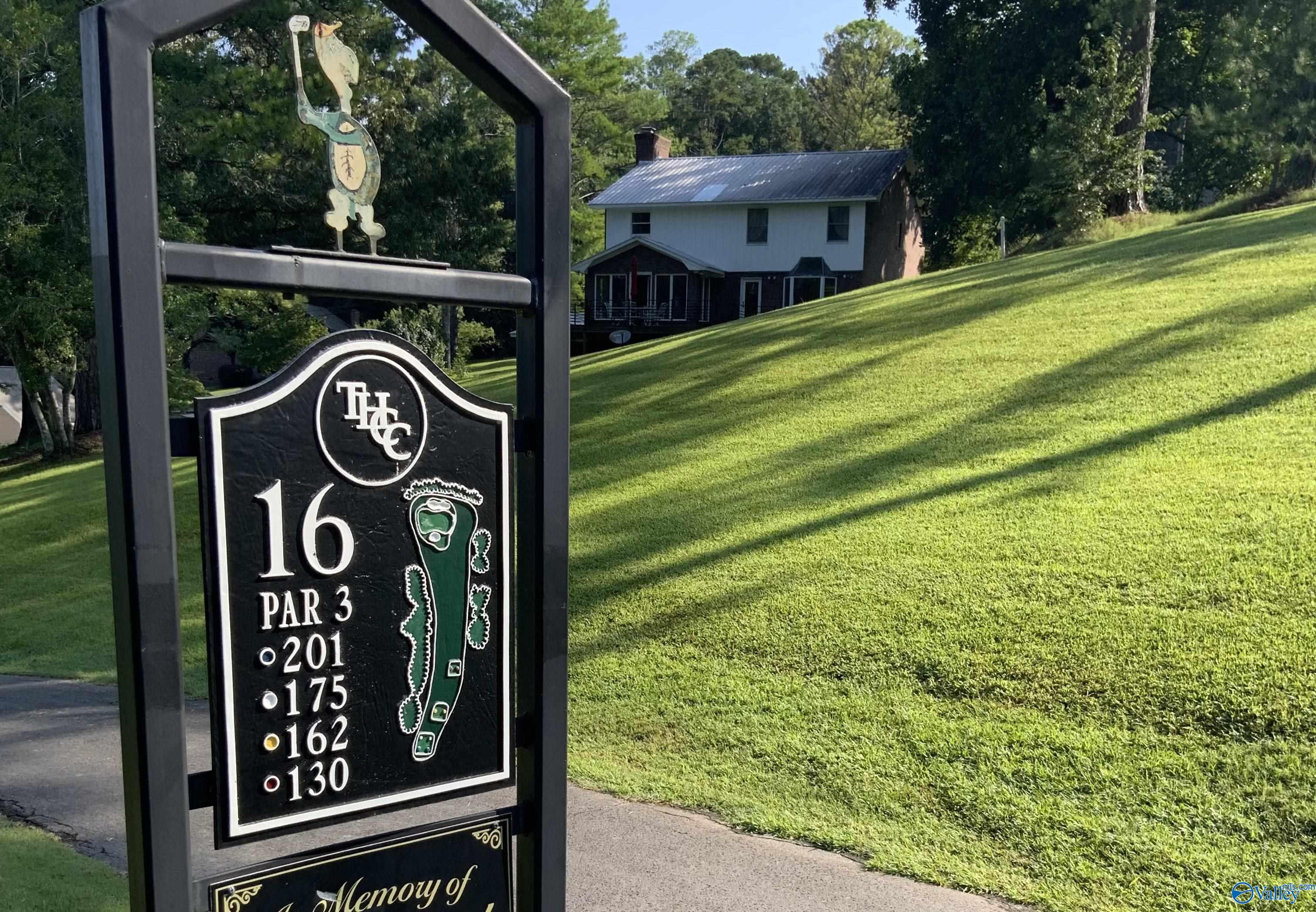 910 Fairway Road NW