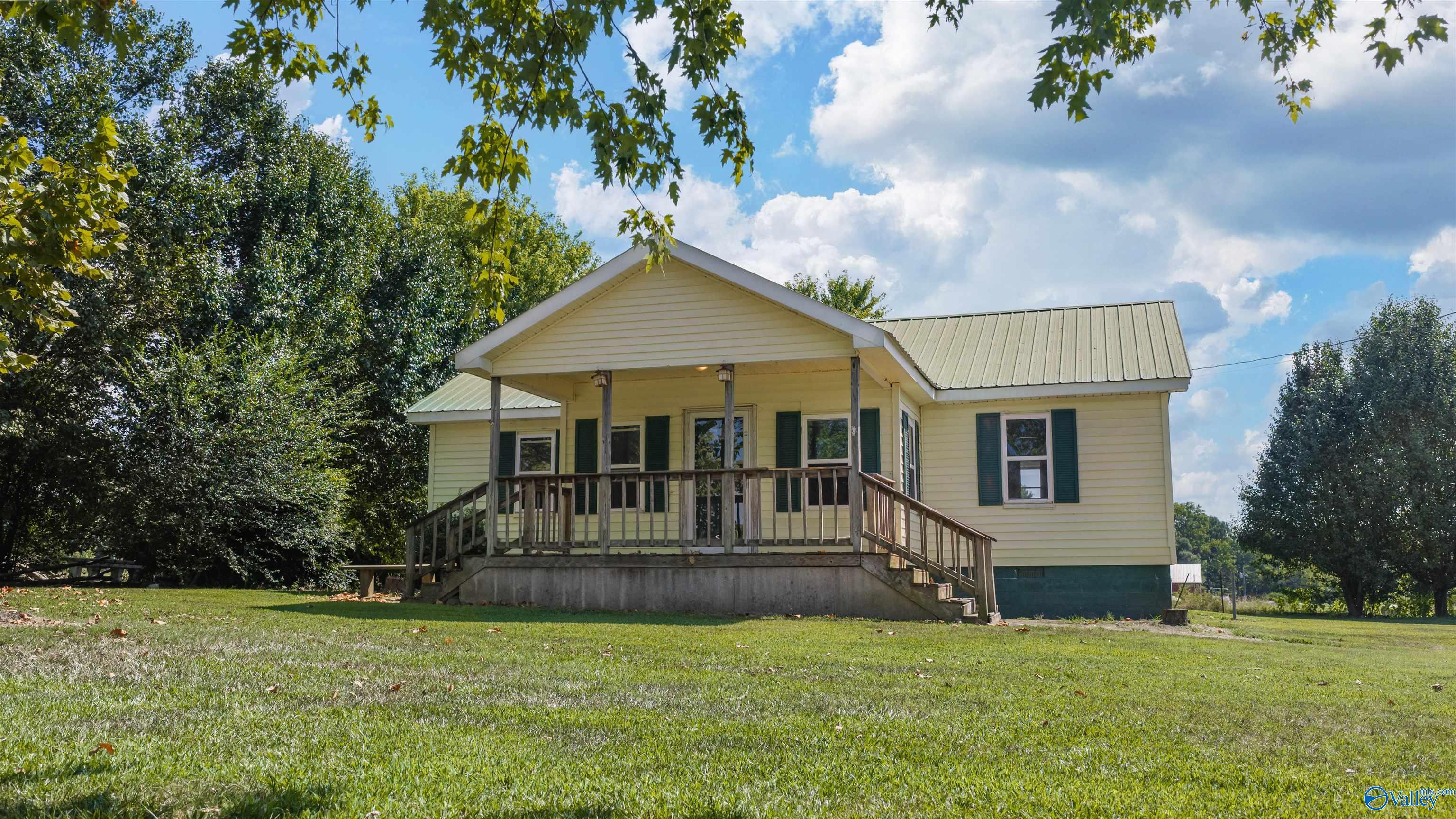 453 Lands Road