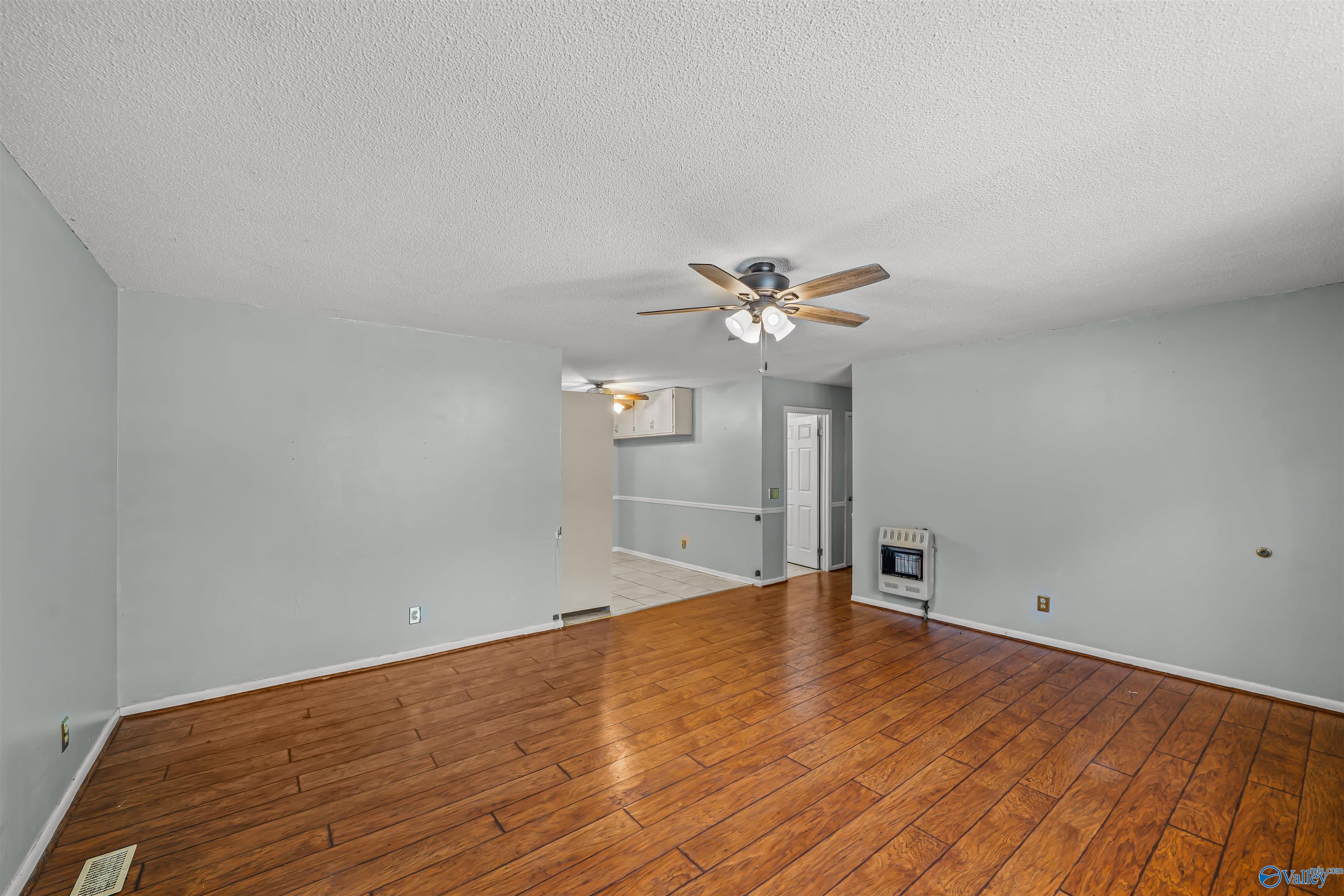 1812 Fruit Farm Road