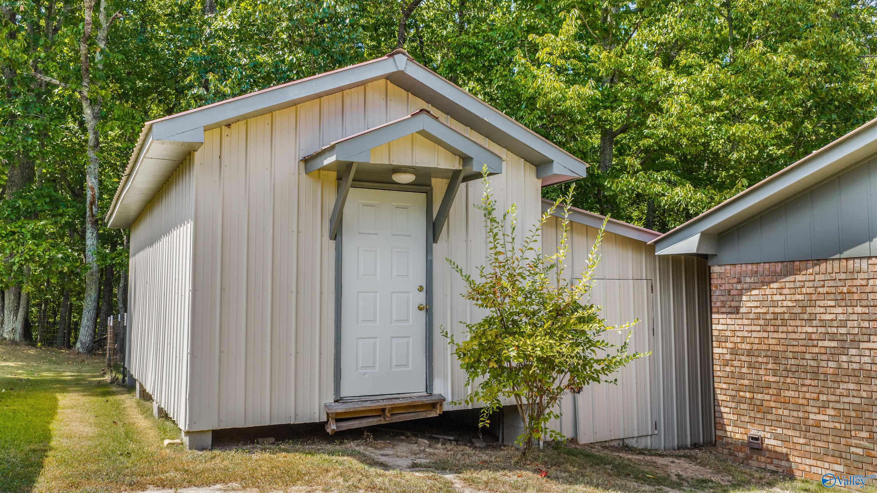 1812 Fruit Farm Road