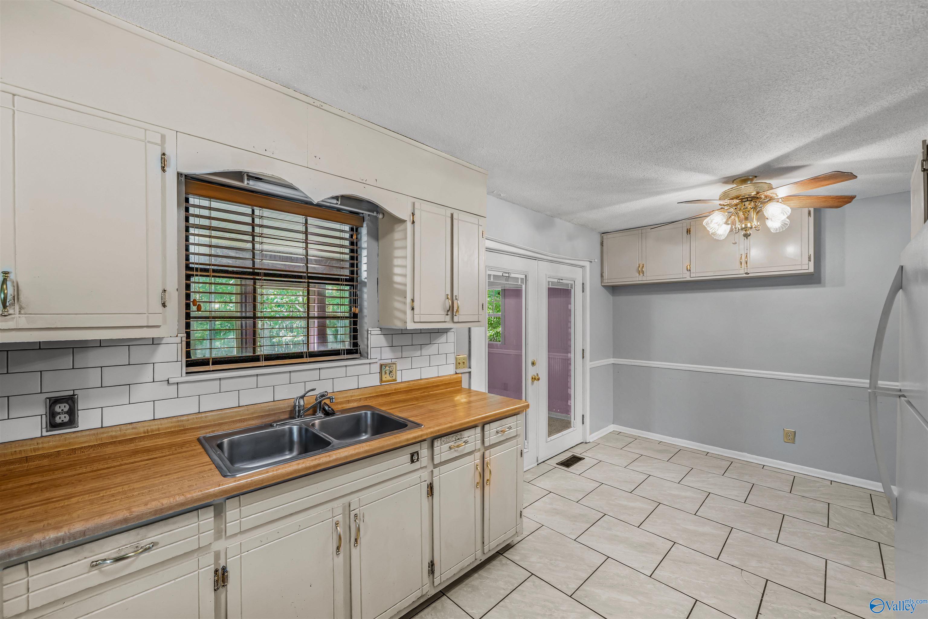 1812 Fruit Farm Road
