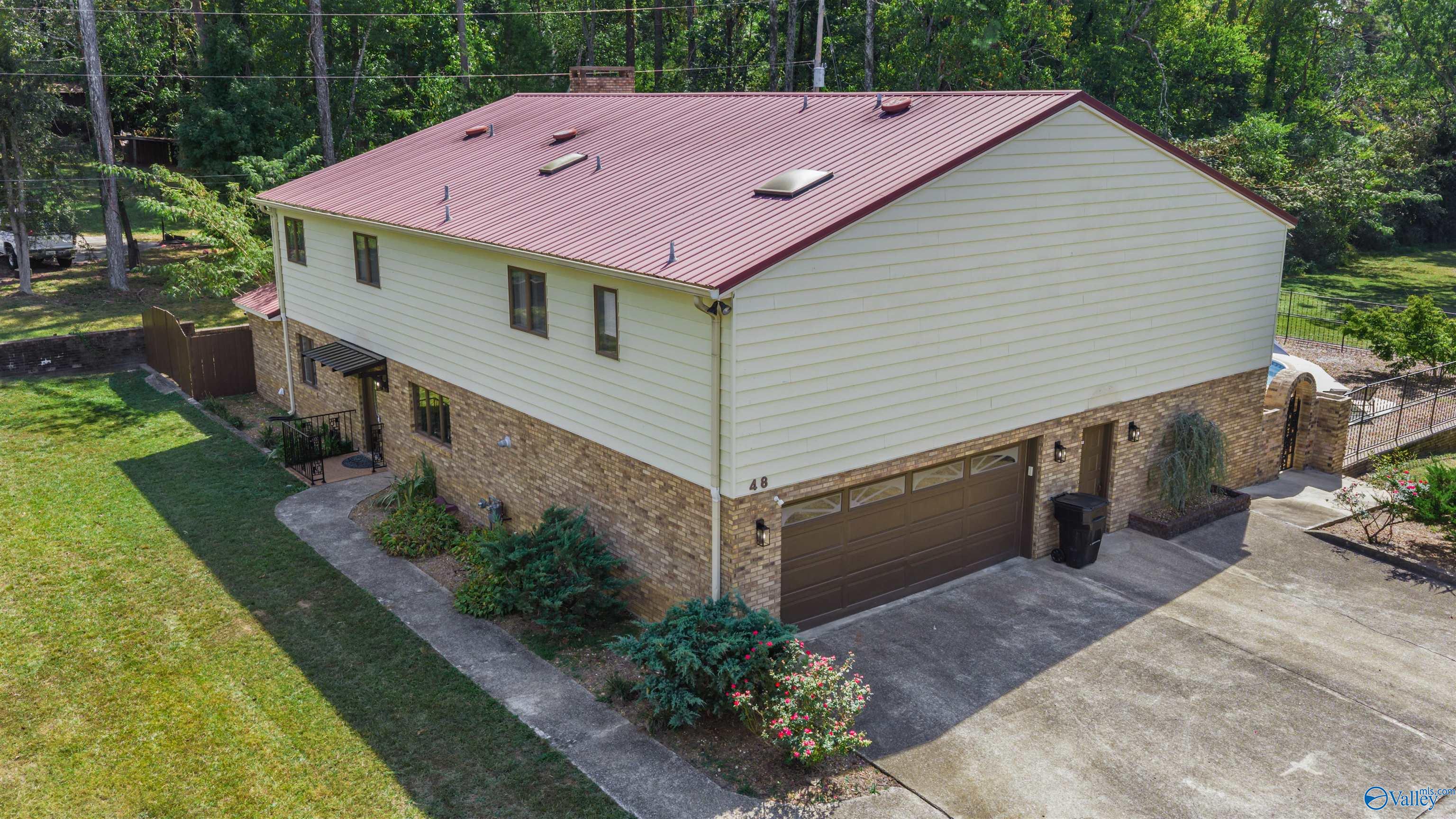 48 Elizabeth Drive NE