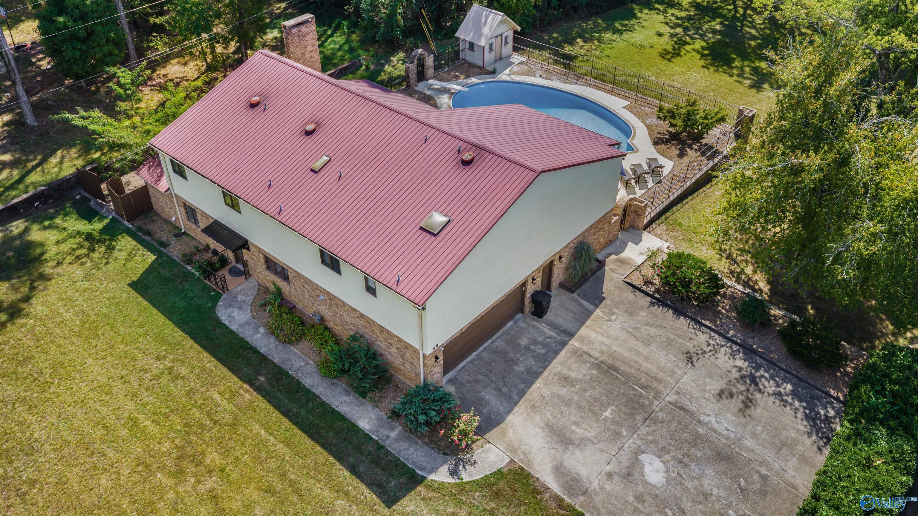 48 Elizabeth Drive NE