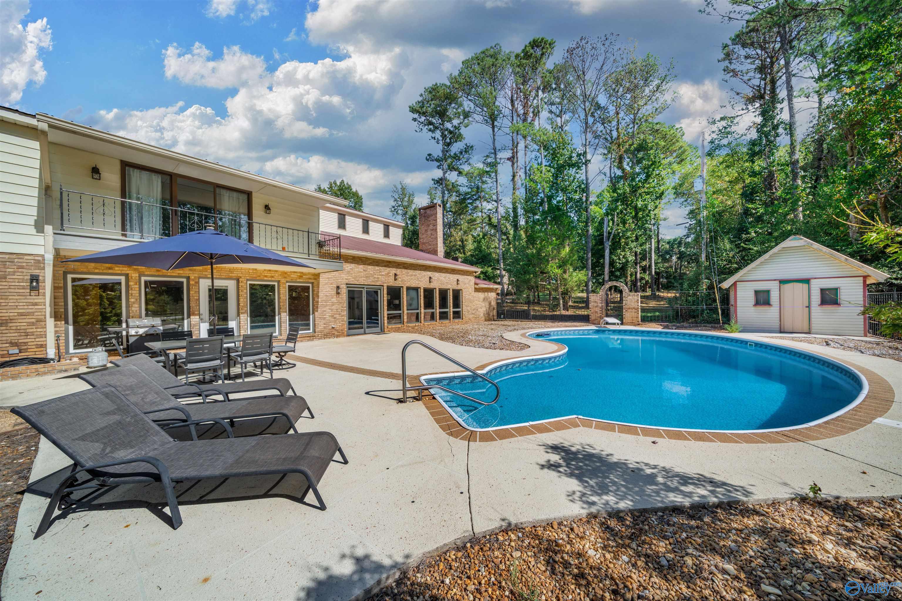 48 Elizabeth Drive NE