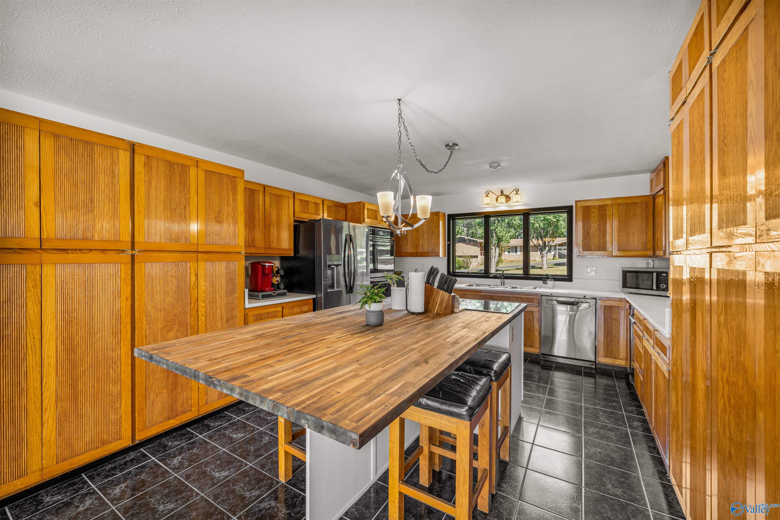 48 Elizabeth Drive NE