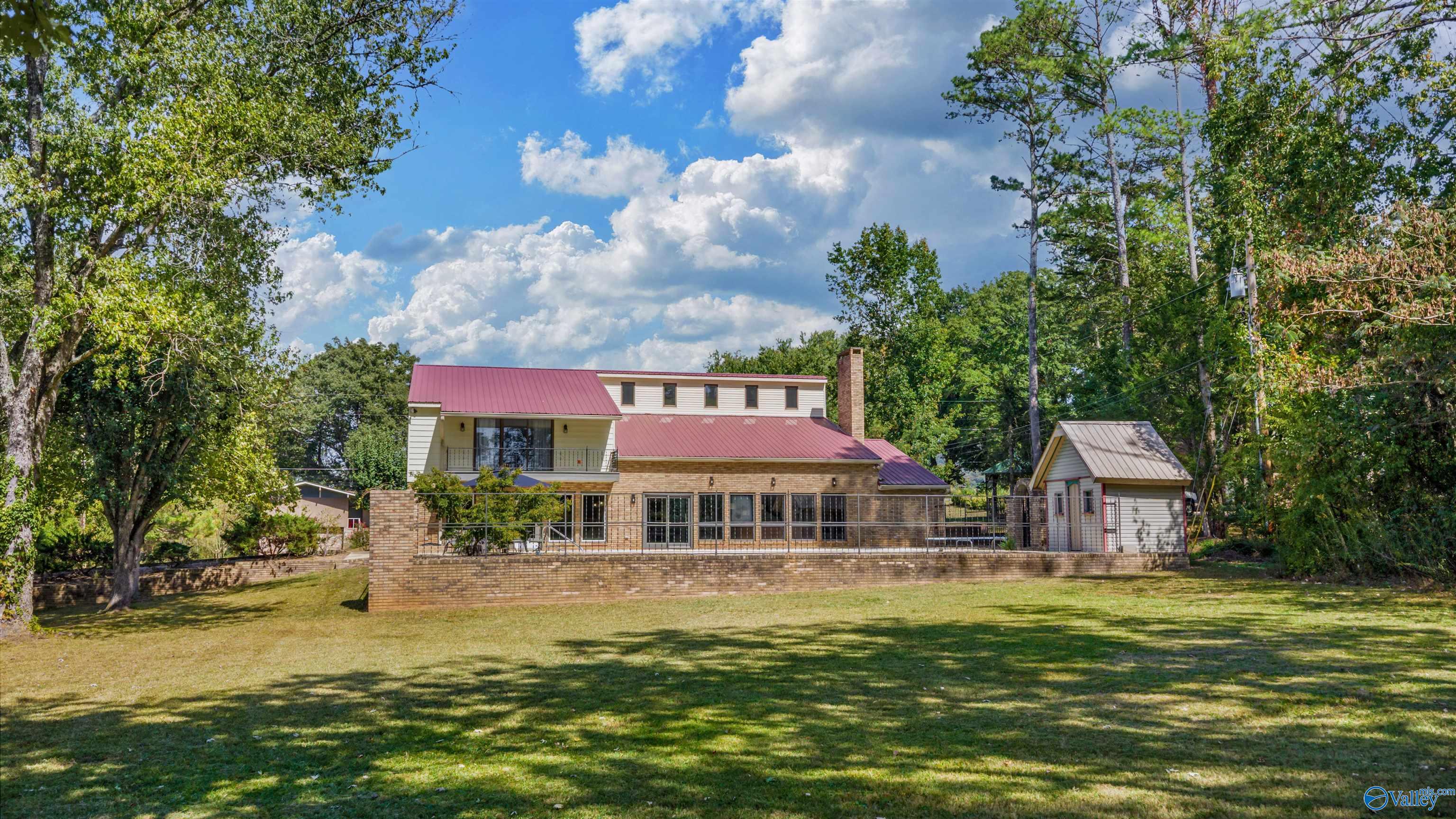 48 Elizabeth Drive NE