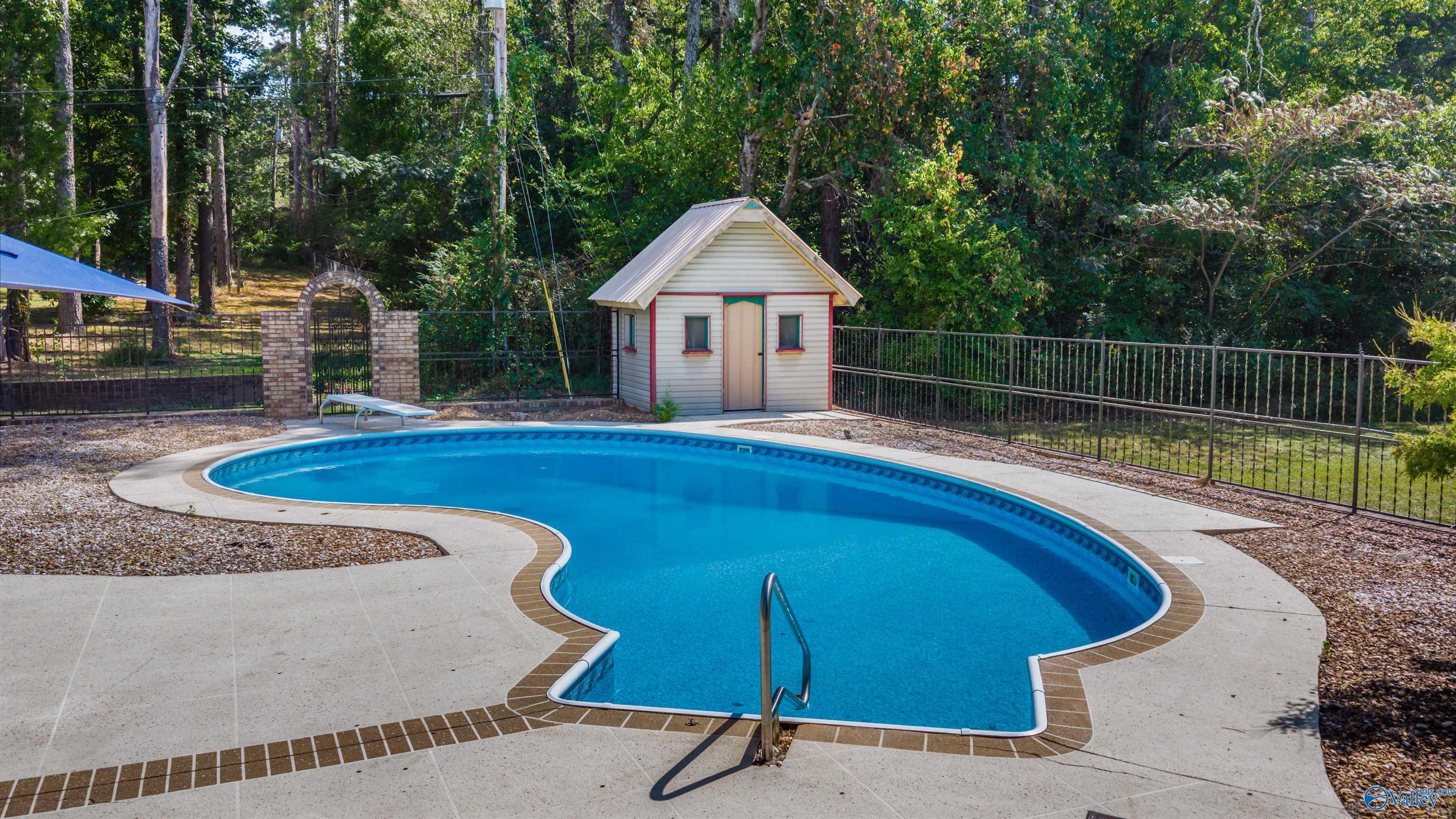 48 Elizabeth Drive NE