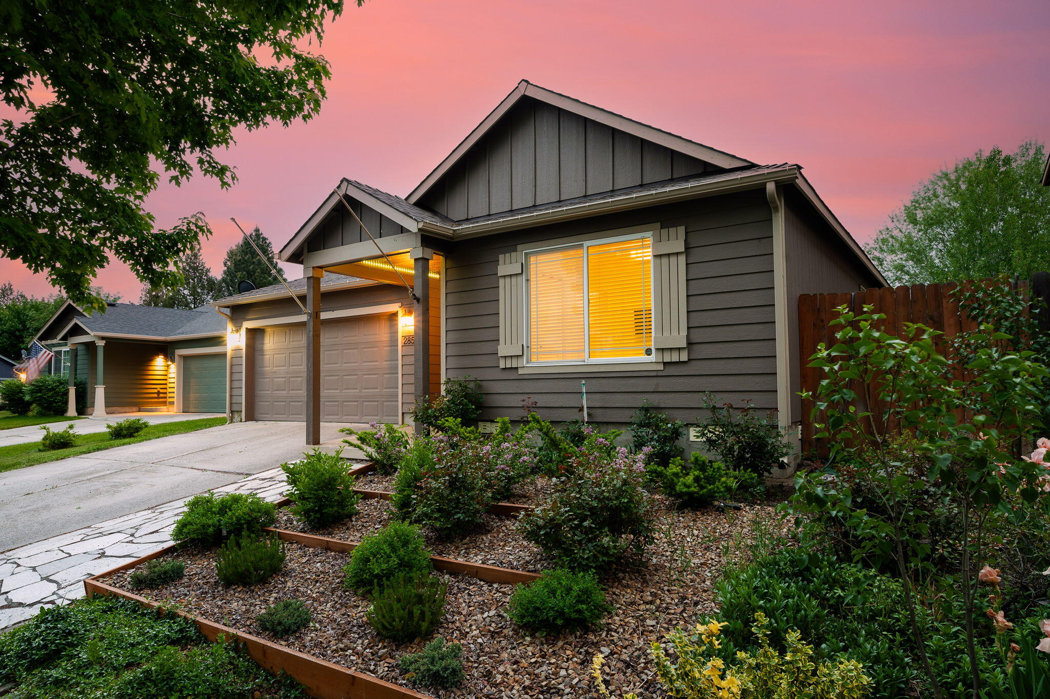 2858 SW Deschutes Drive