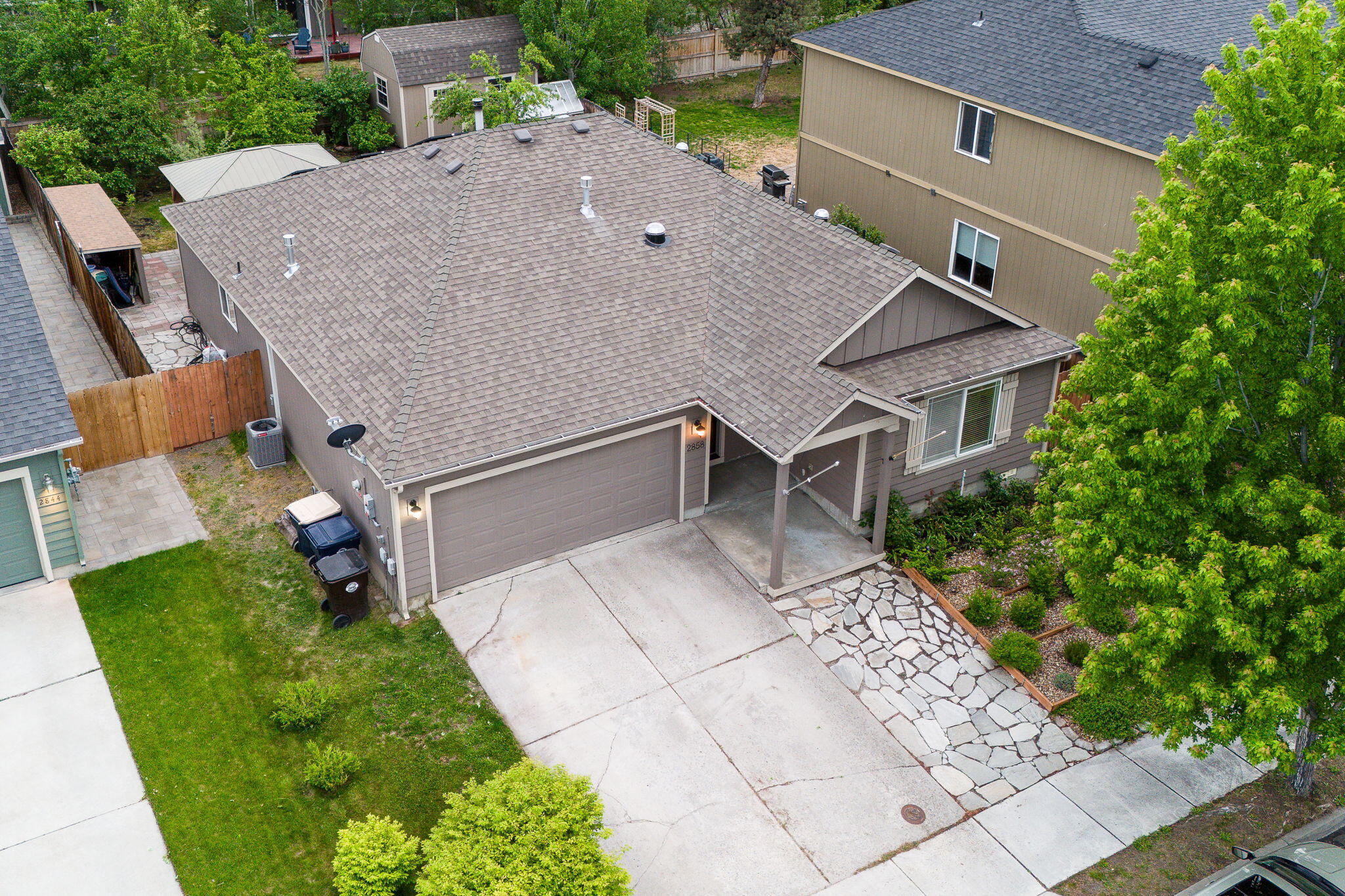 2858 SW Deschutes Drive
