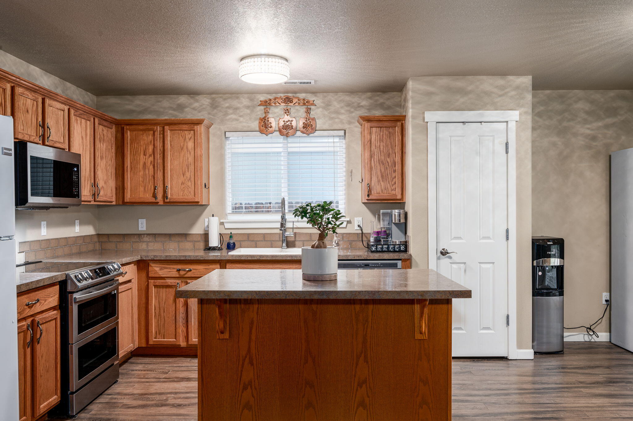 2858 SW Deschutes Drive