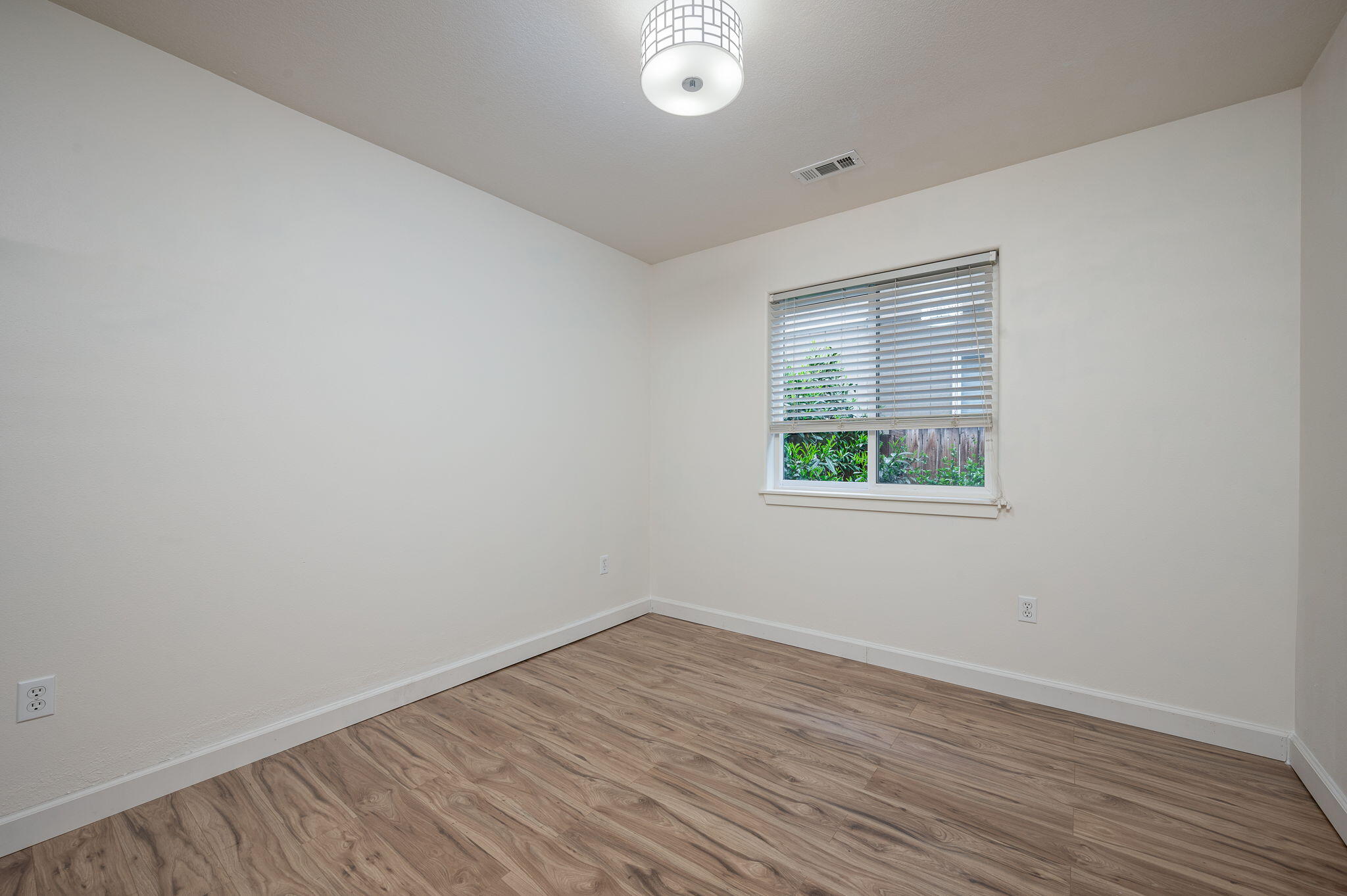 2858 SW Deschutes Drive