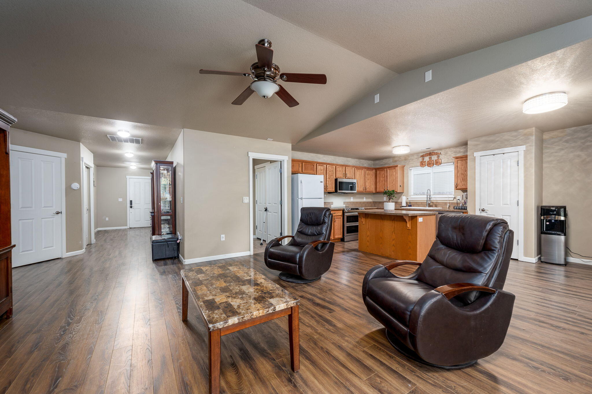 2858 SW Deschutes Drive