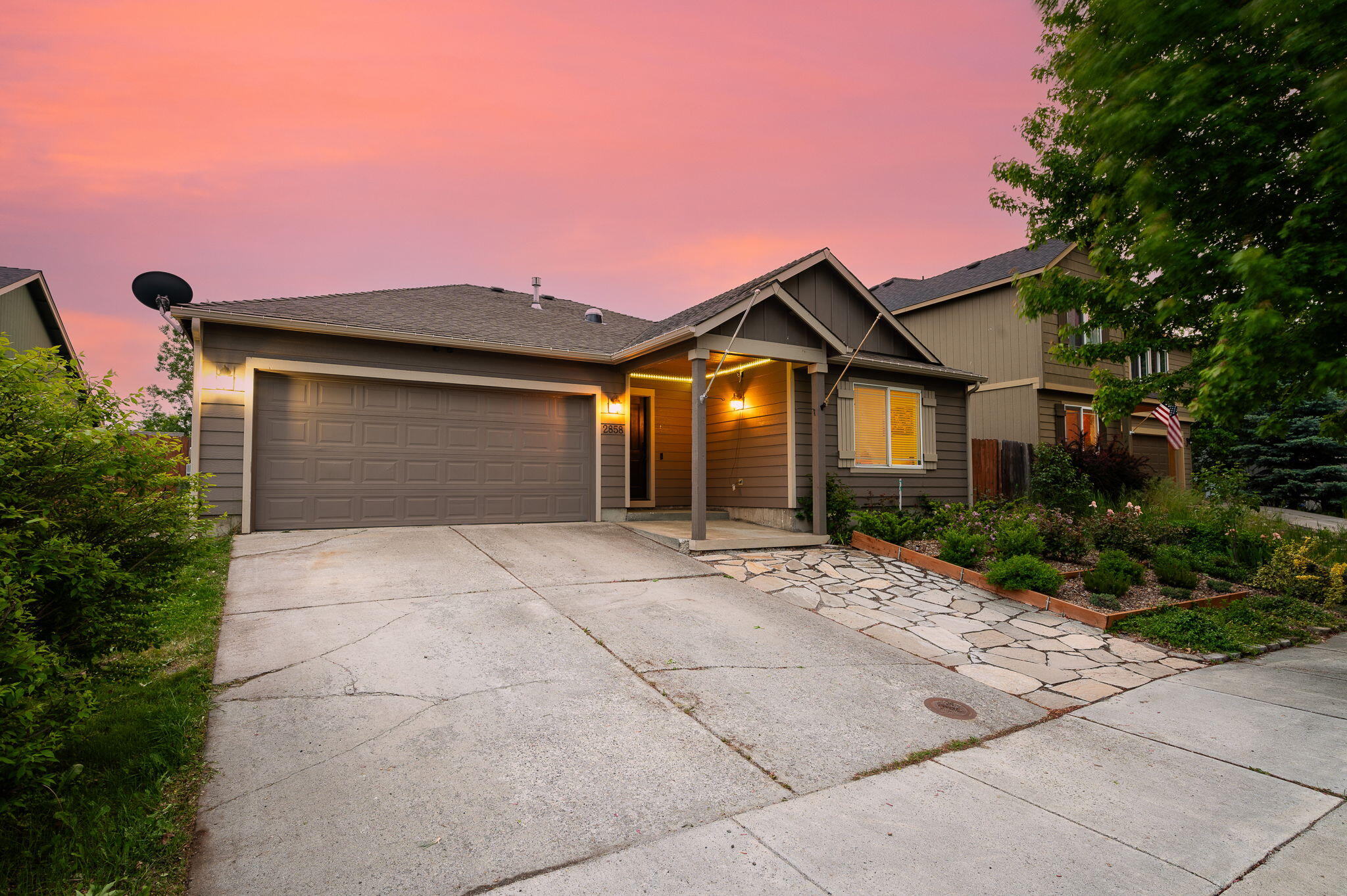 2858 SW Deschutes Drive
