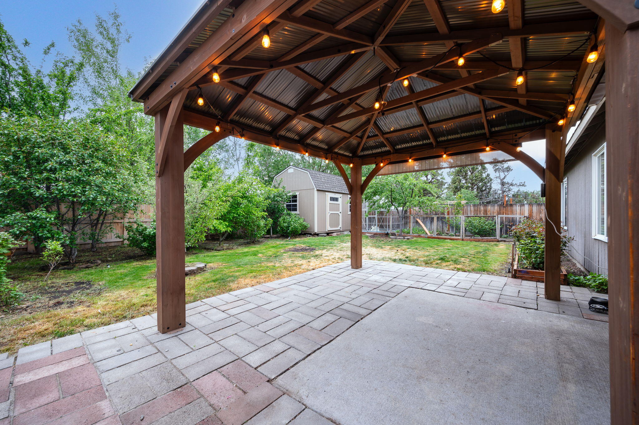 2858 SW Deschutes Drive