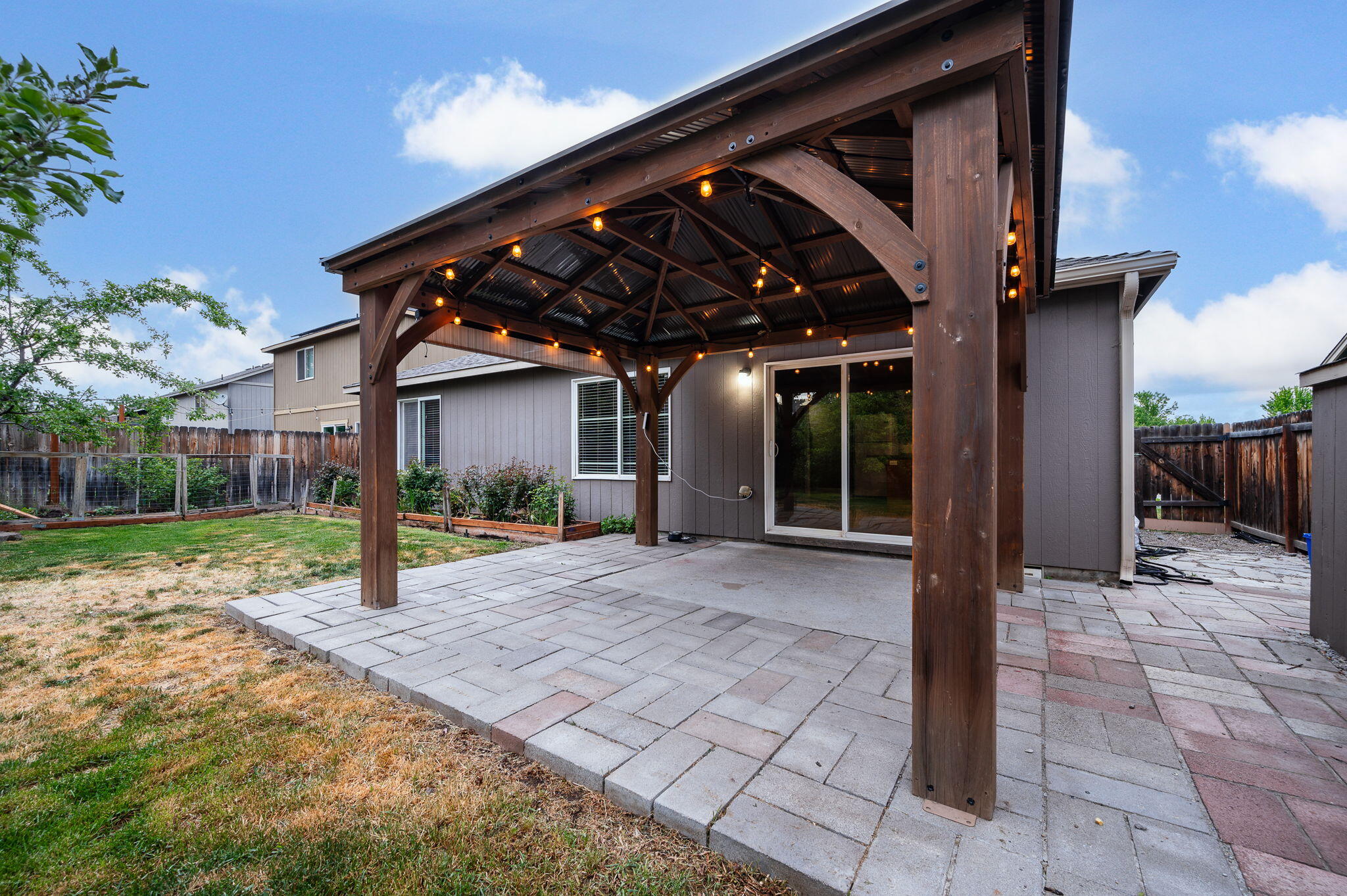 2858 SW Deschutes Drive
