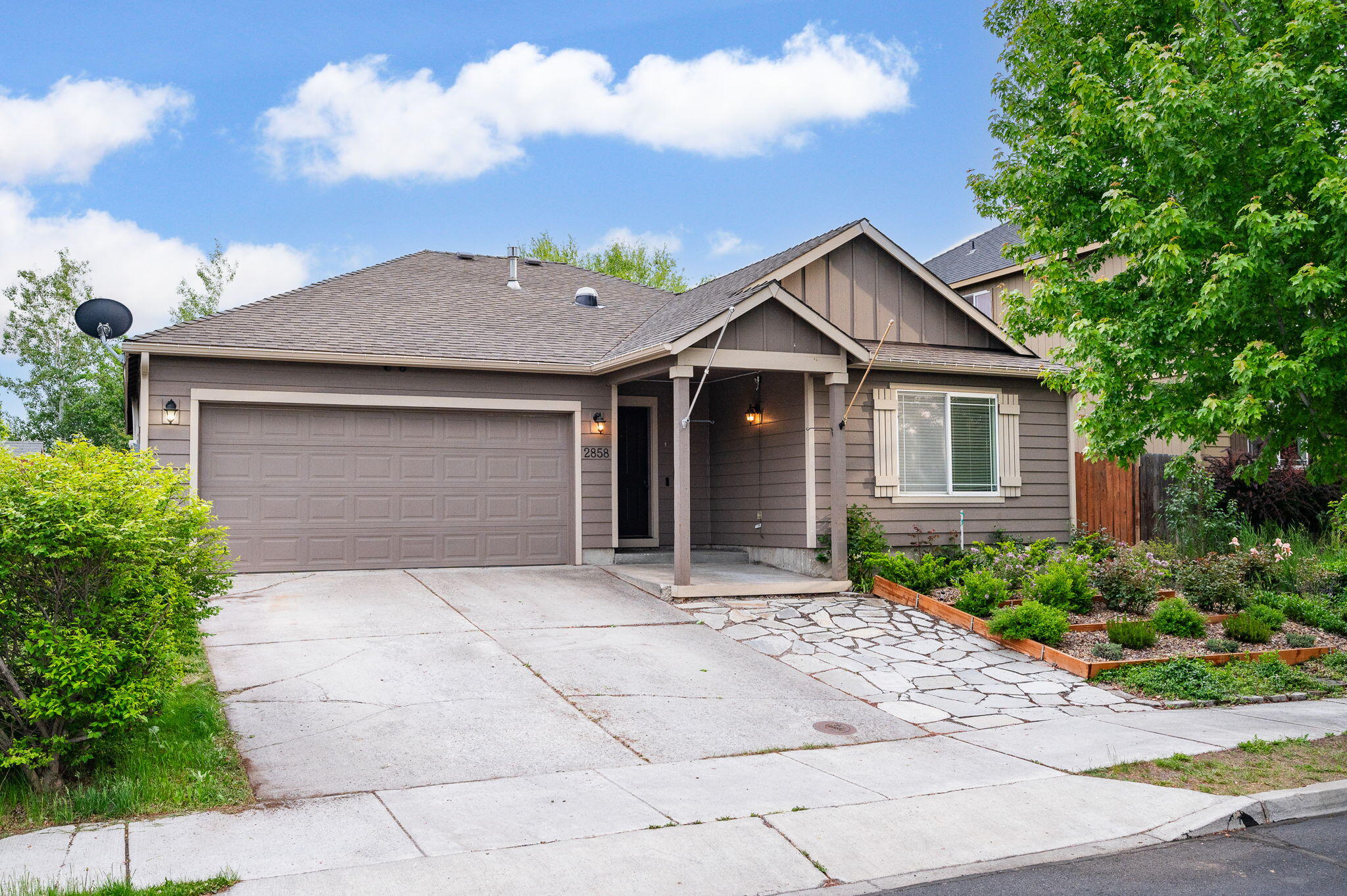 2858 SW Deschutes Drive