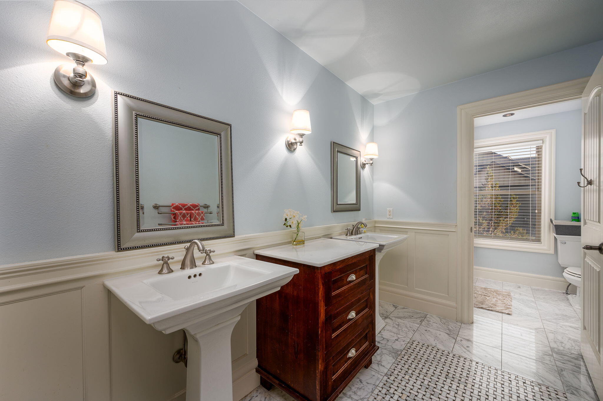 2518 SW 43rd Court