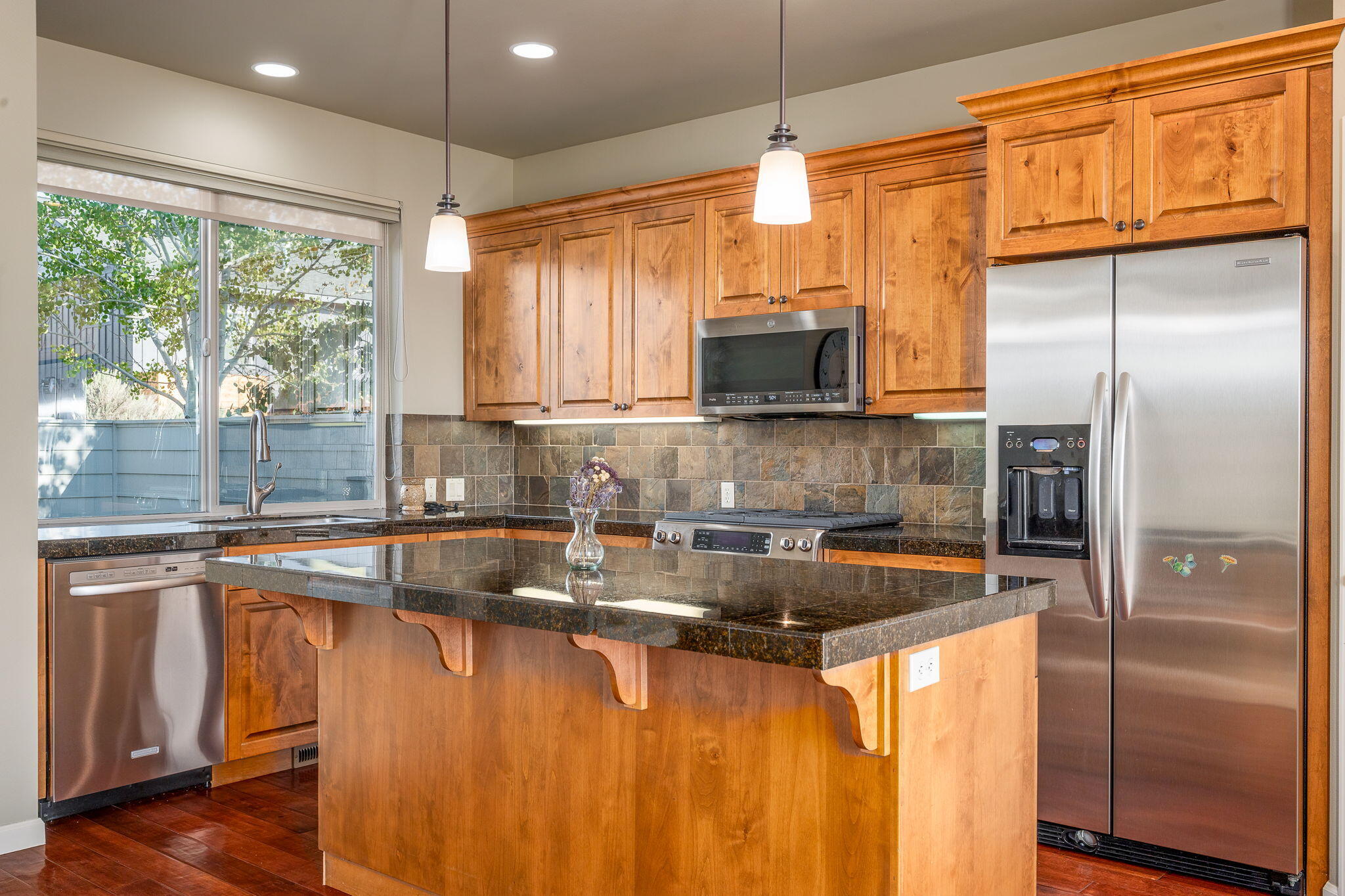 353 SE Larkspur Drive
