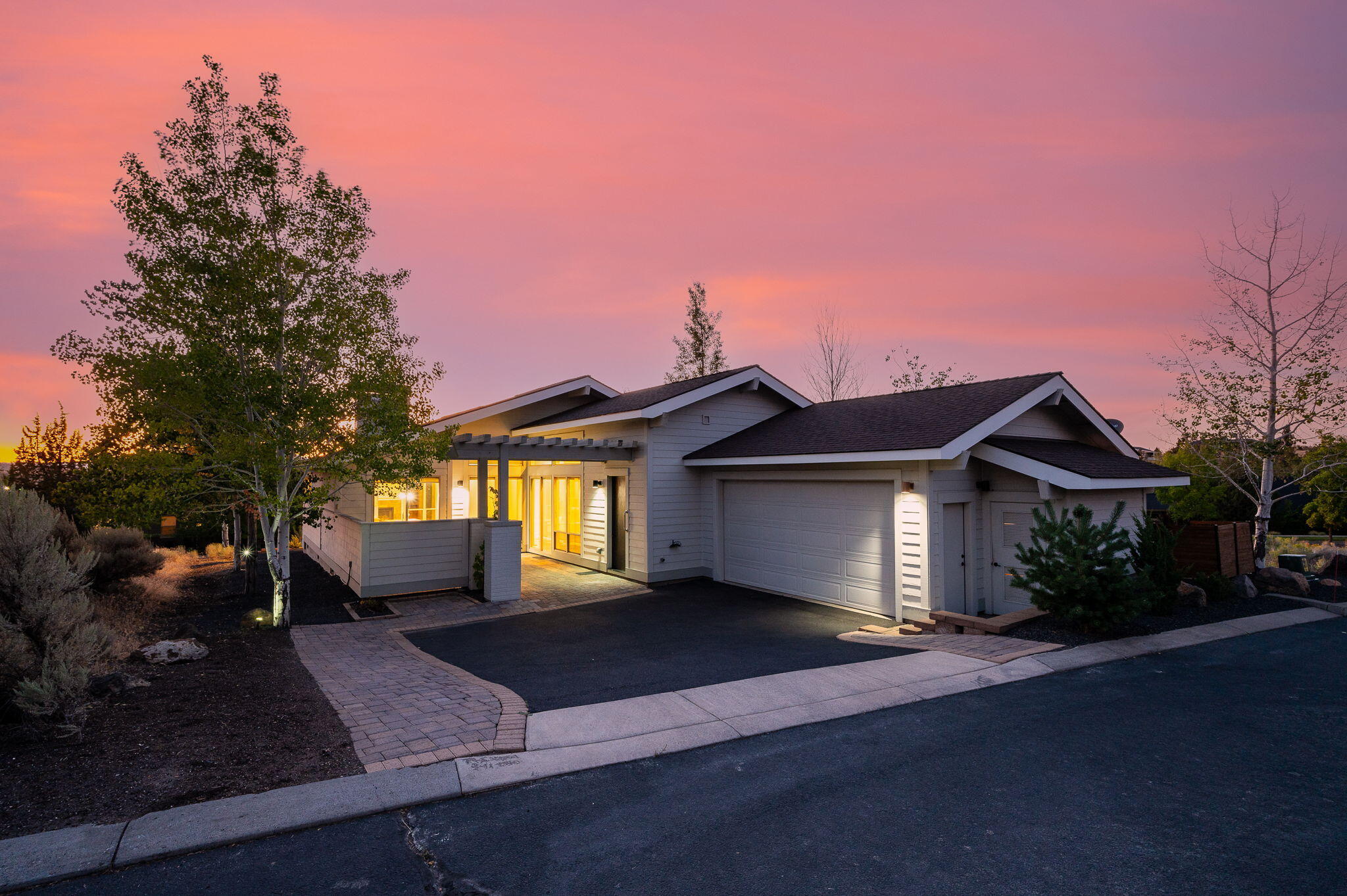 353 SE Larkspur Drive