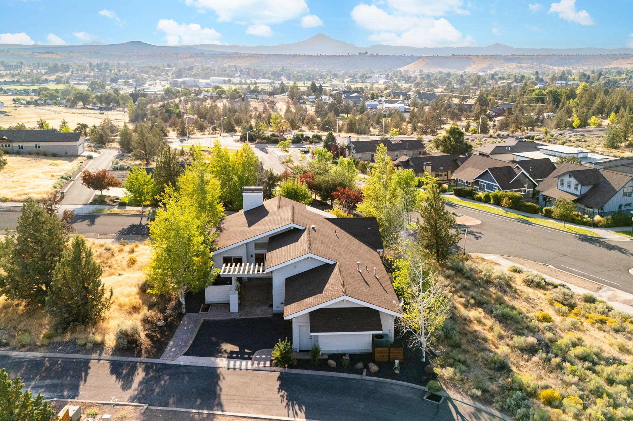 353 SE Larkspur Drive