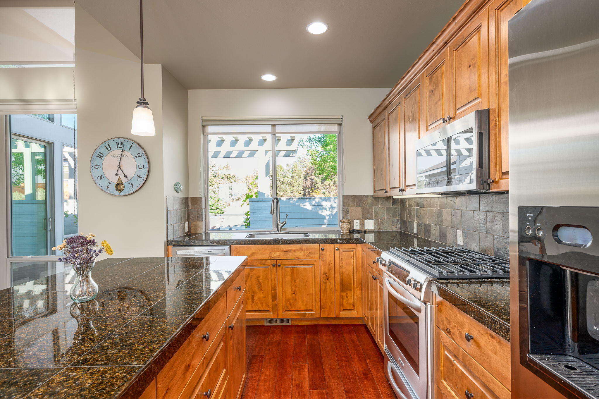 353 SE Larkspur Drive