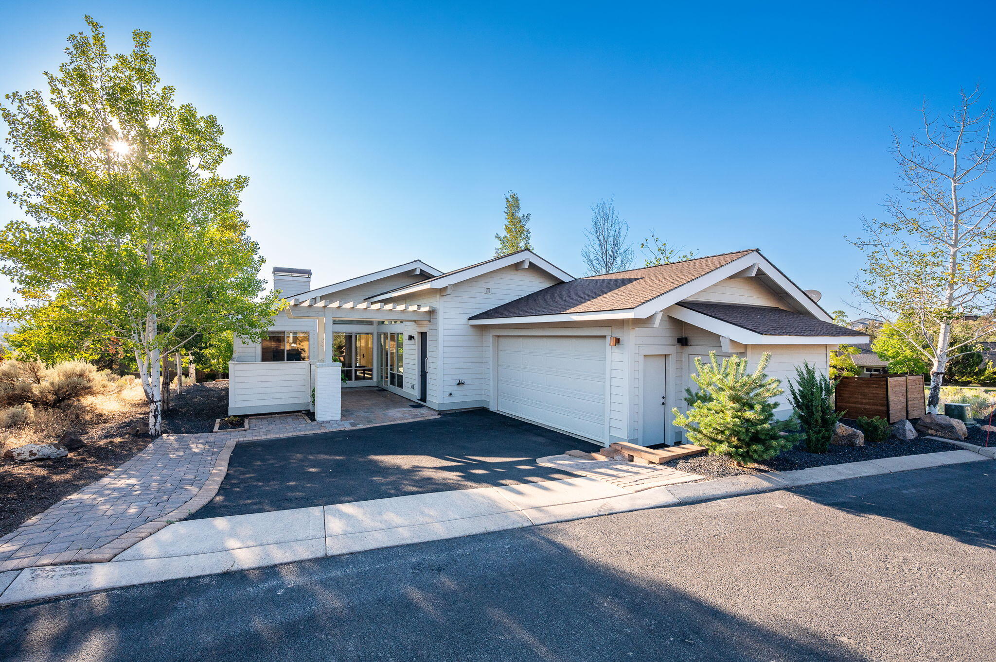 353 SE Larkspur Drive