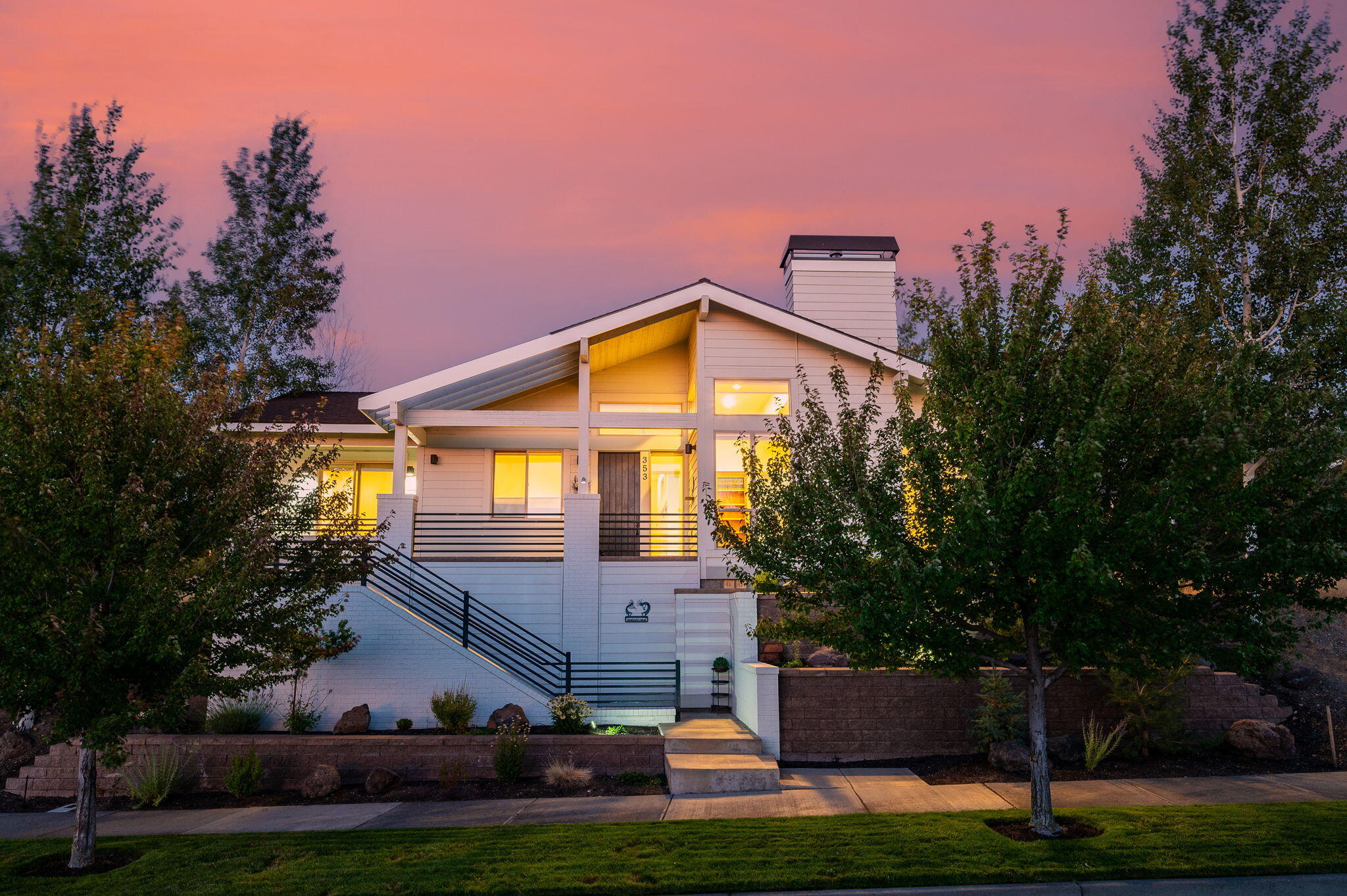 353 SE Larkspur Drive
