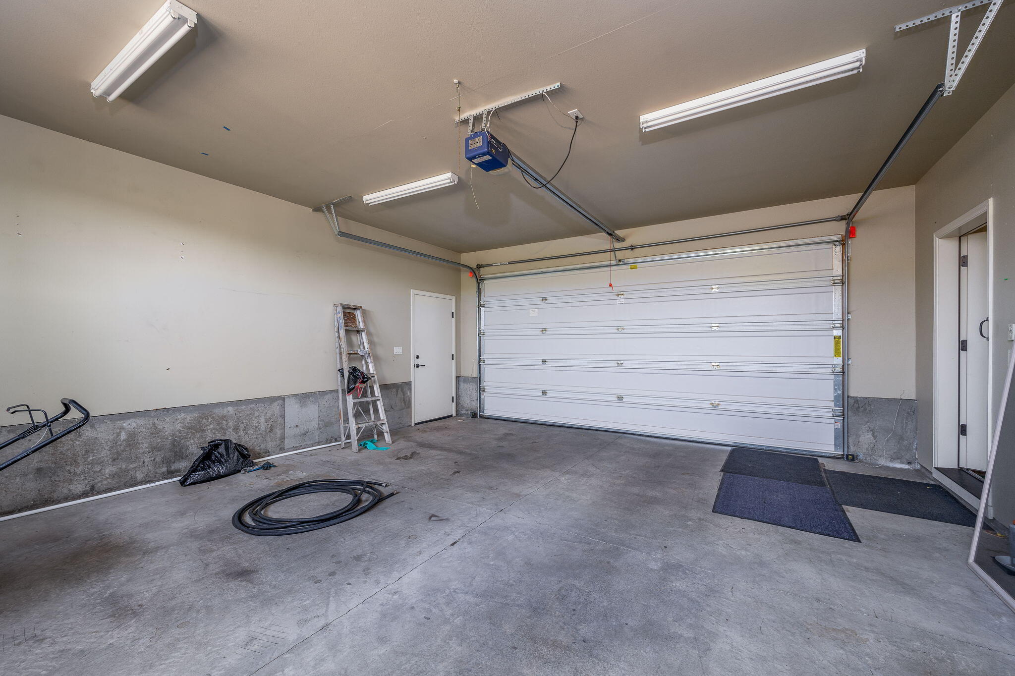 353 SE Larkspur Drive