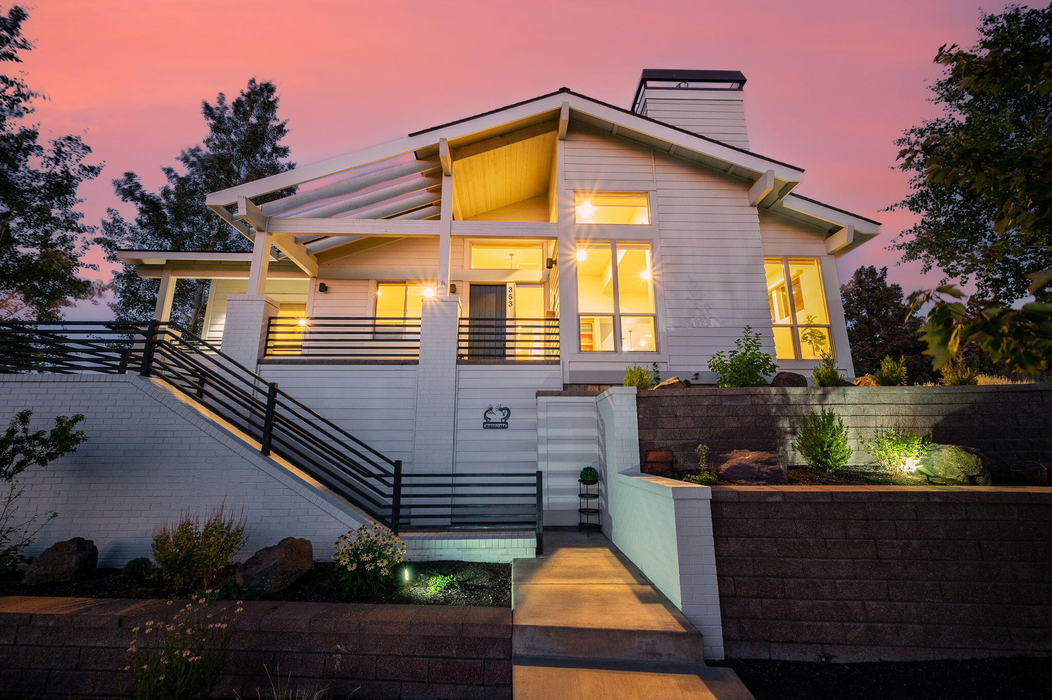 353 SE Larkspur Drive