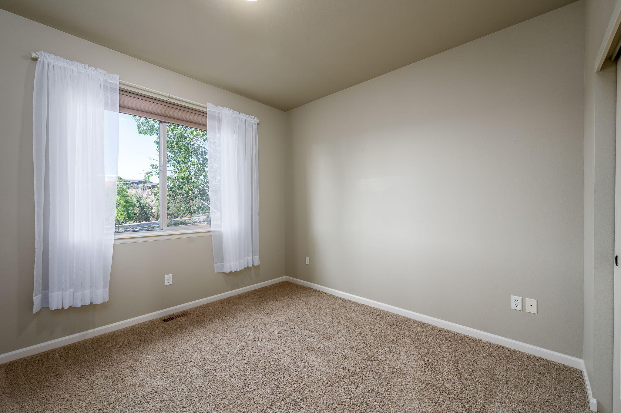 353 SE Larkspur Drive