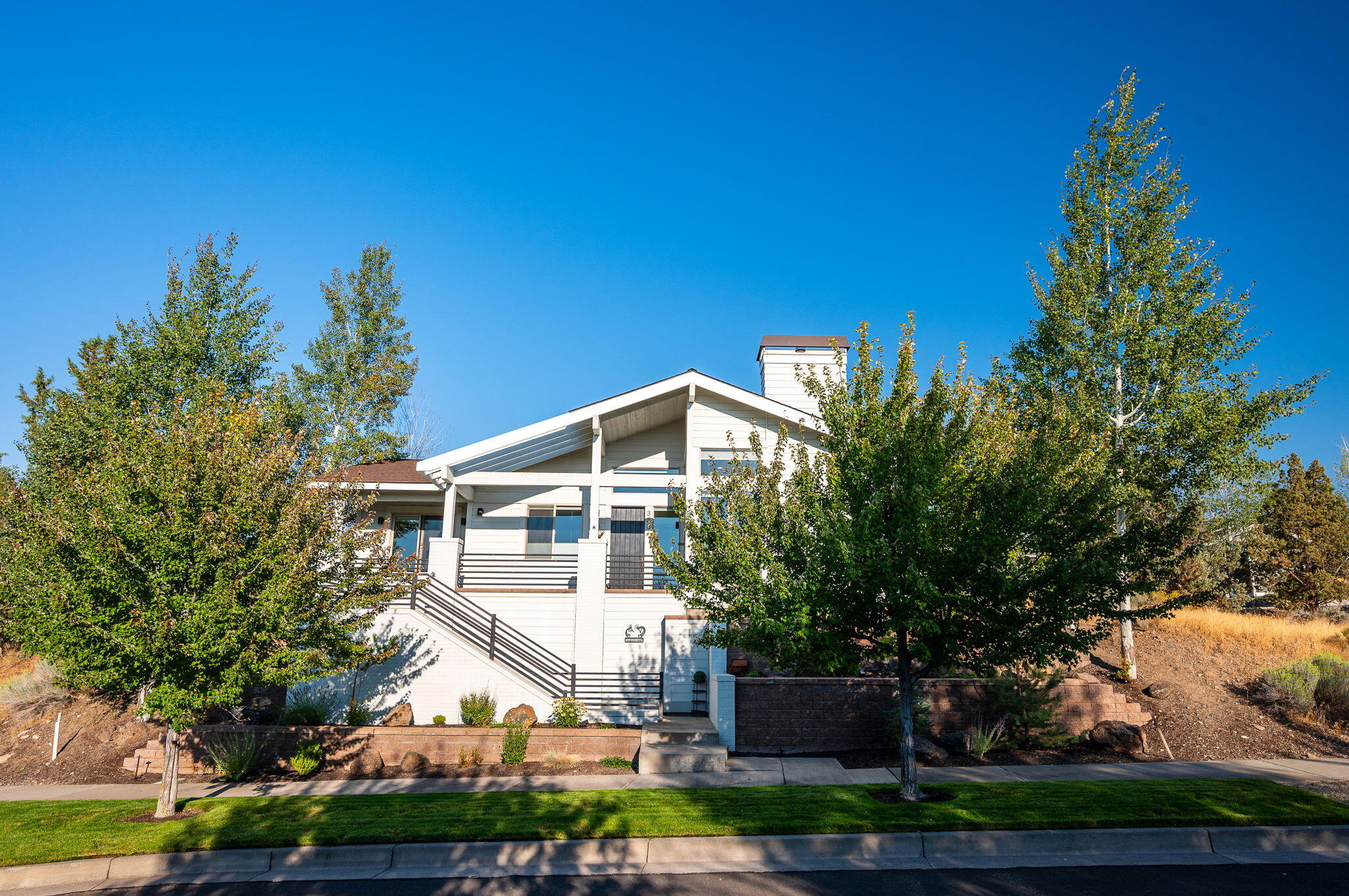 353 SE Larkspur Drive