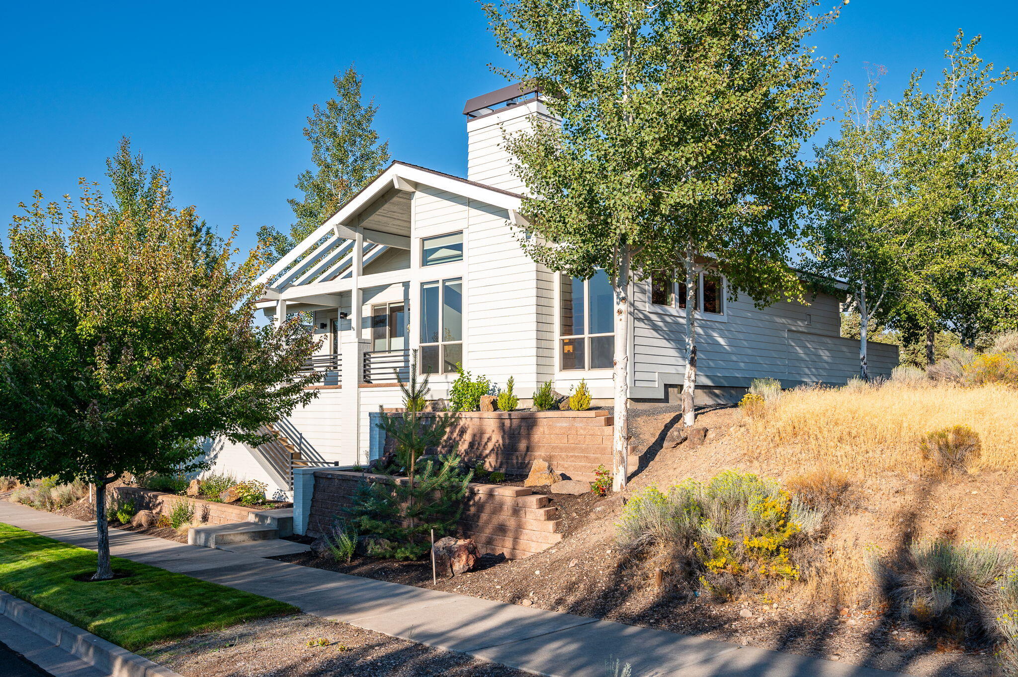 353 SE Larkspur Drive