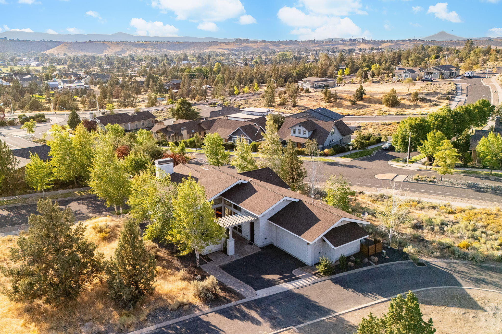 353 SE Larkspur Drive