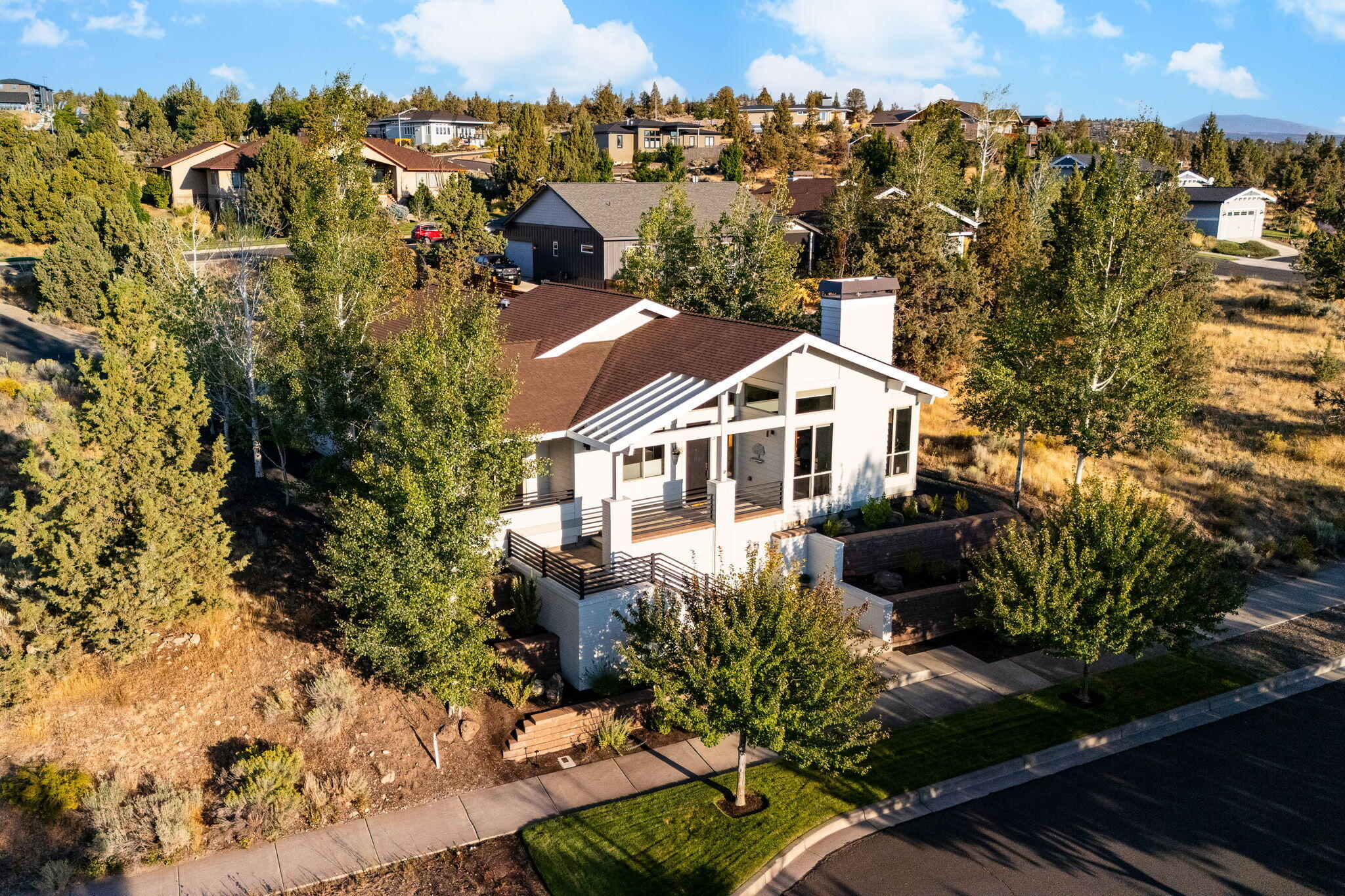 353 SE Larkspur Drive