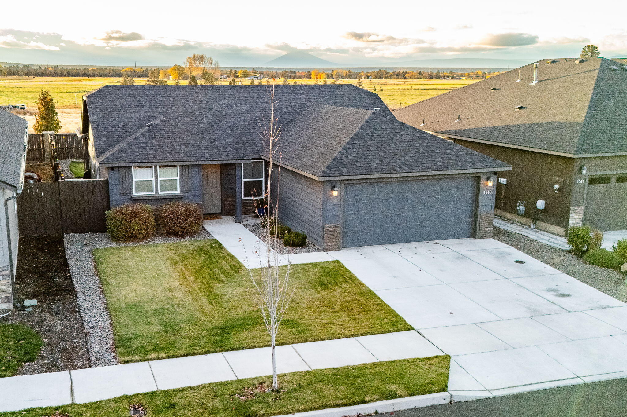 1049 NW 26th Way
