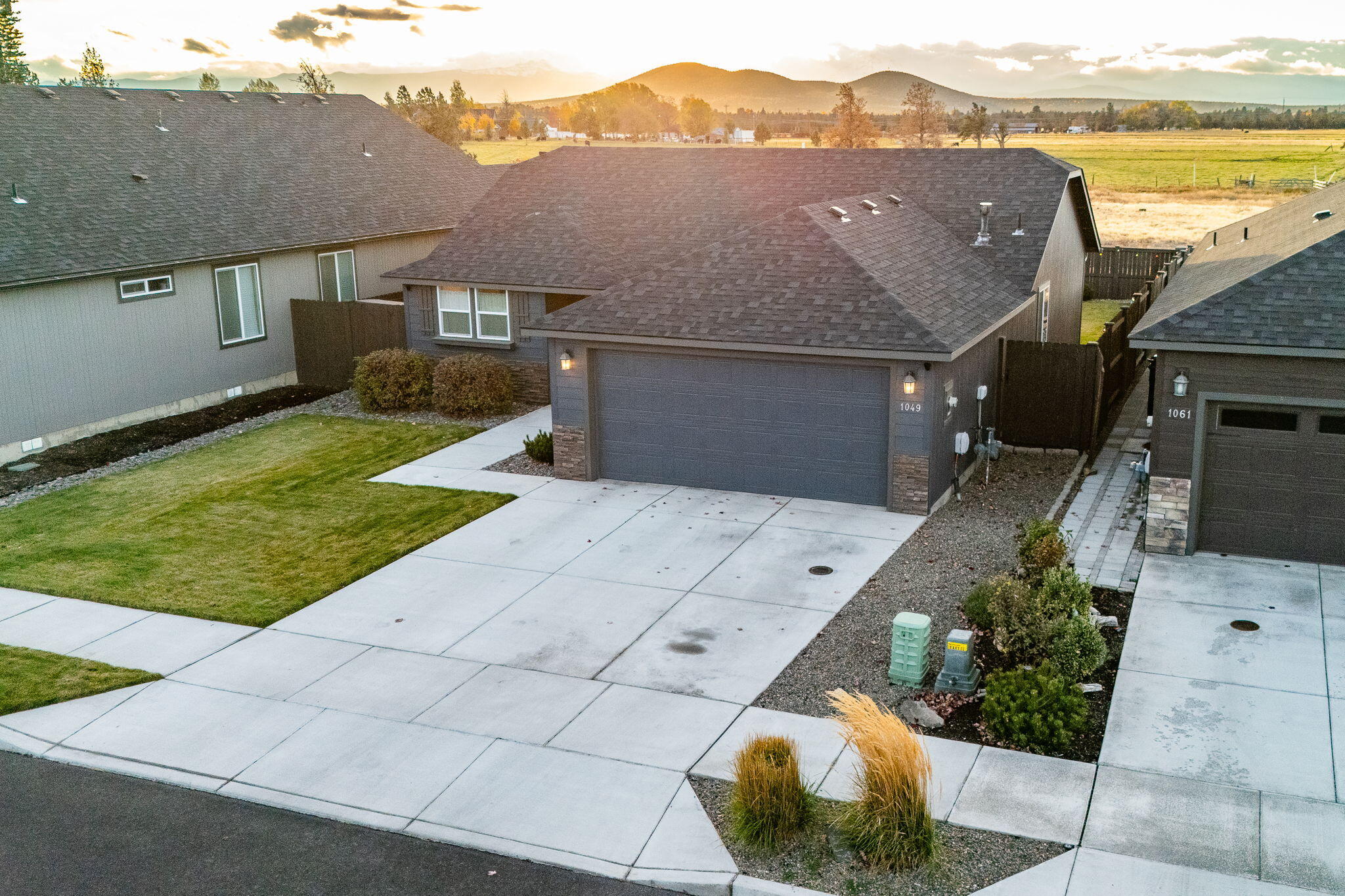 1049 NW 26th Way