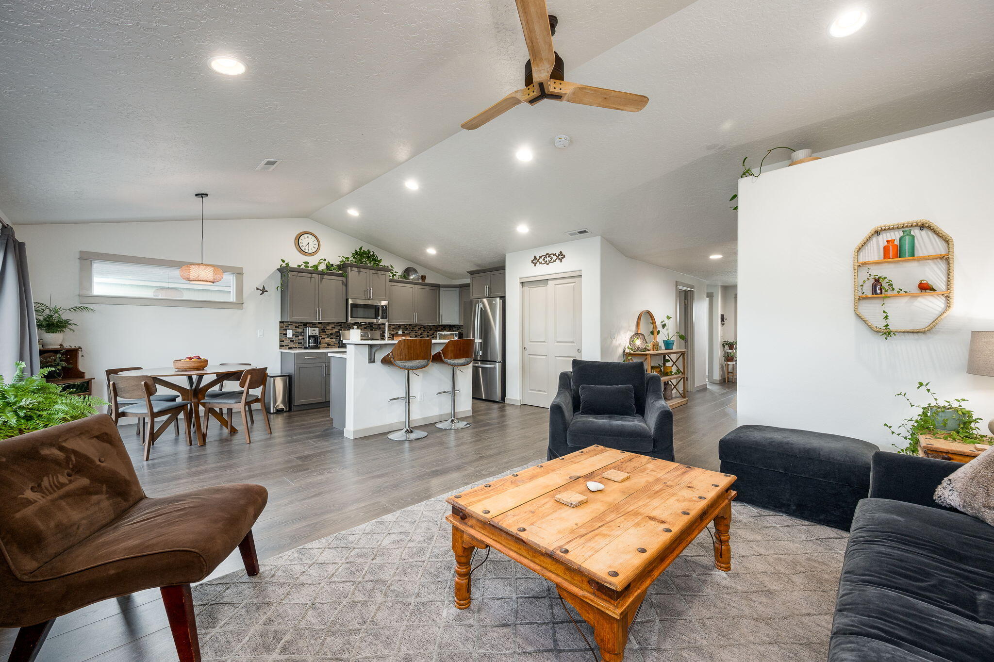 932 NW Teak Court
