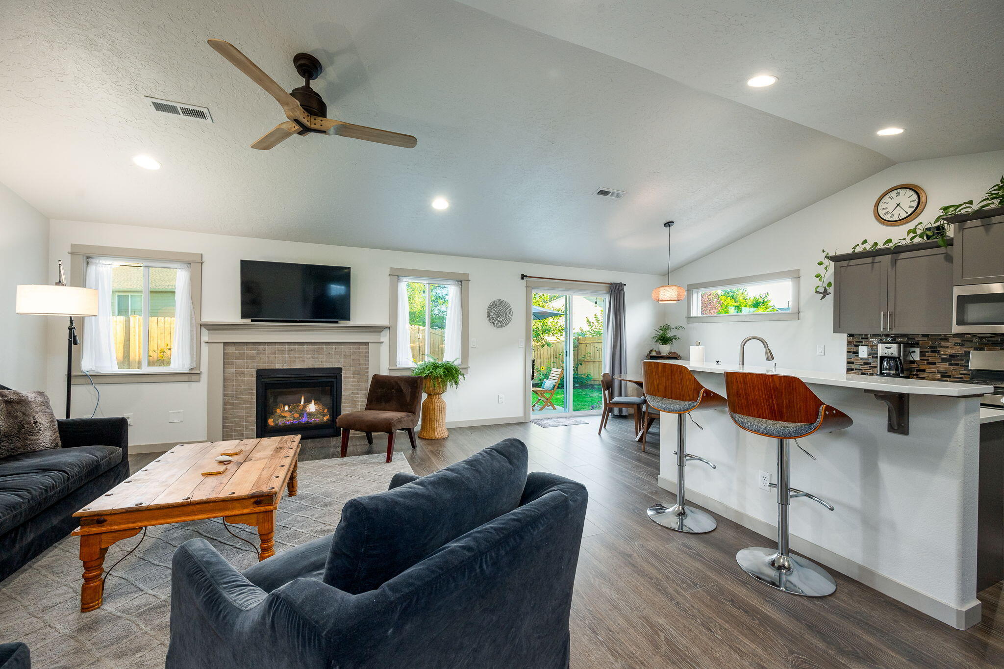 932 NW Teak Court