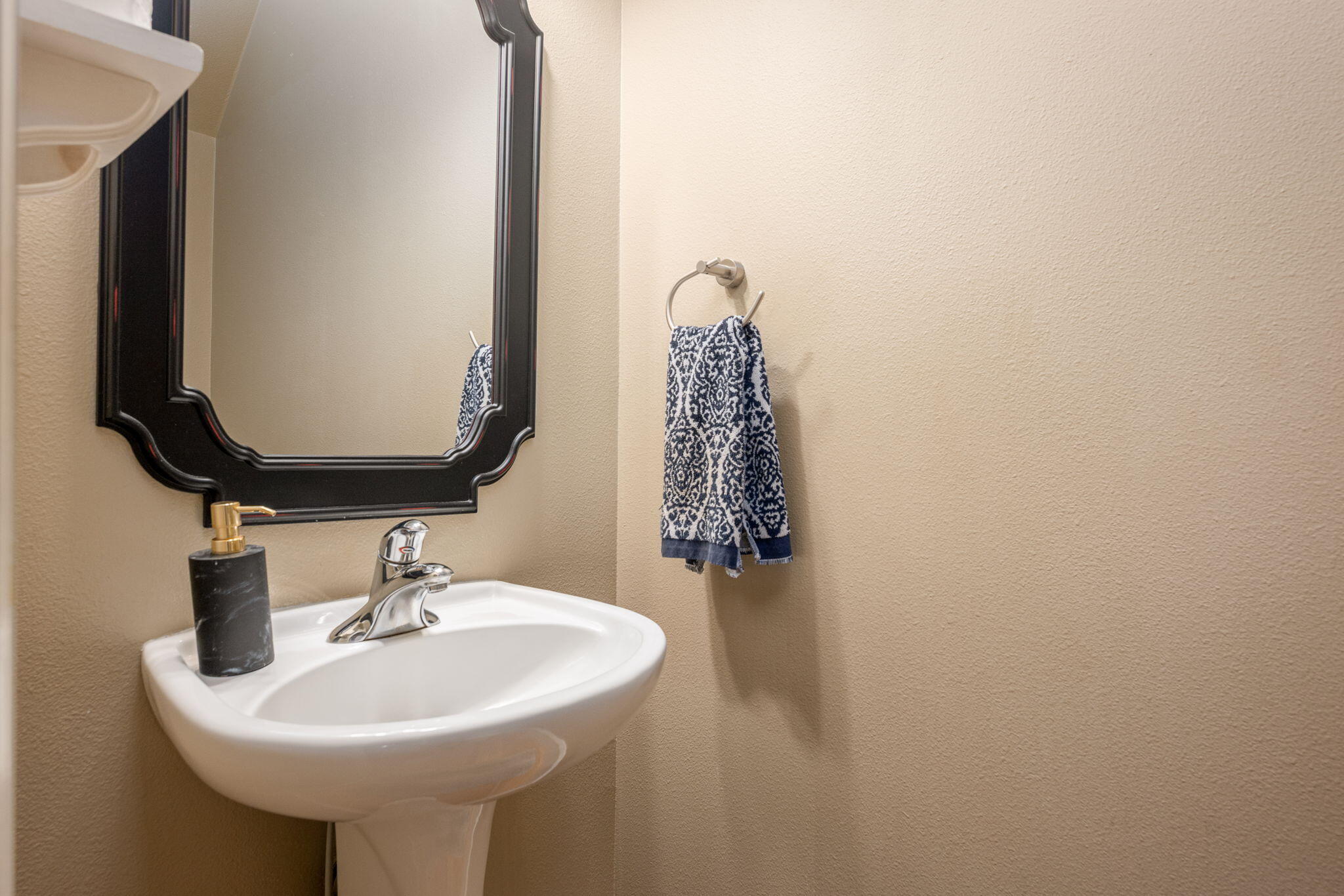 3073 NE Quiet Canyon Drive