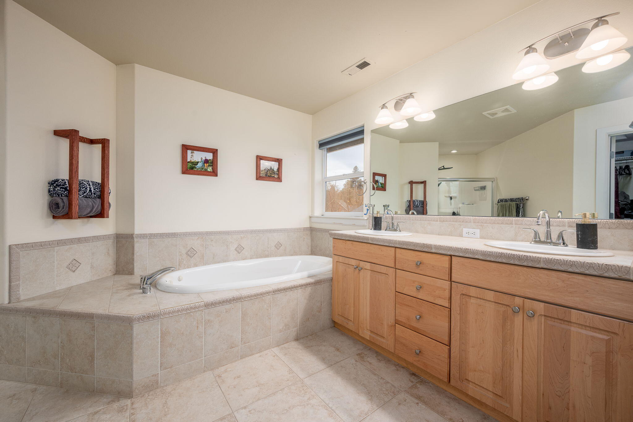 3073 NE Quiet Canyon Drive