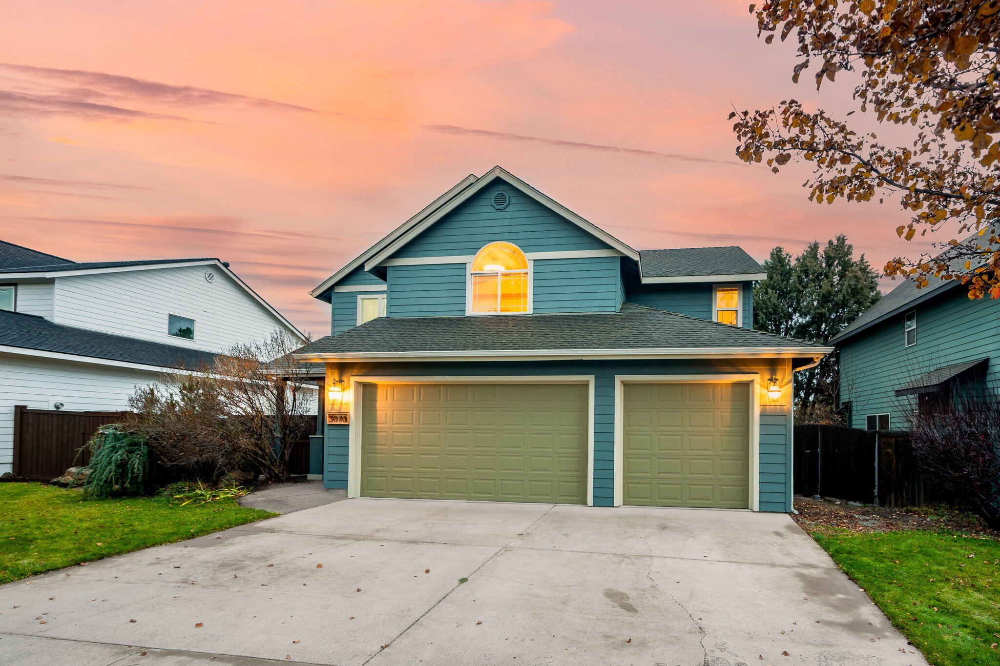 3073 NE Quiet Canyon Drive