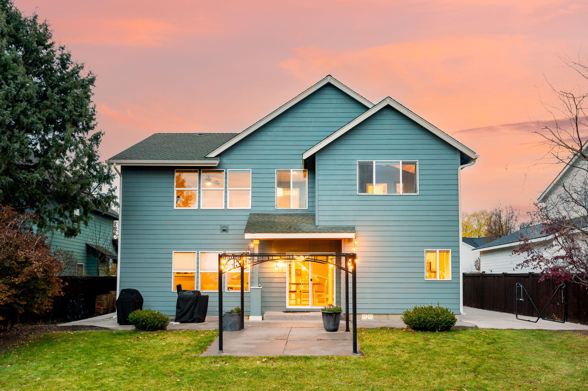 3073 NE Quiet Canyon Drive